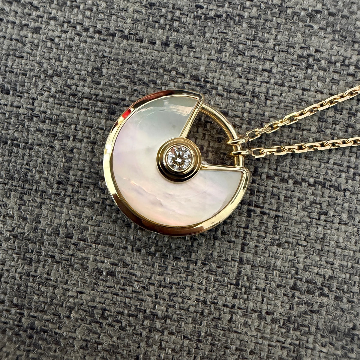 Cartier - Amulette Small Model - 18k rose gold, mother-of-pearl and diamond - Gold - (Small)