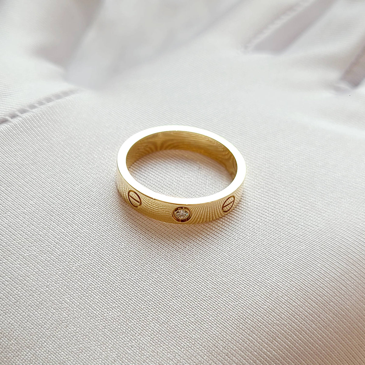 Cartier - Love - Yellow gold - Gold - (52)