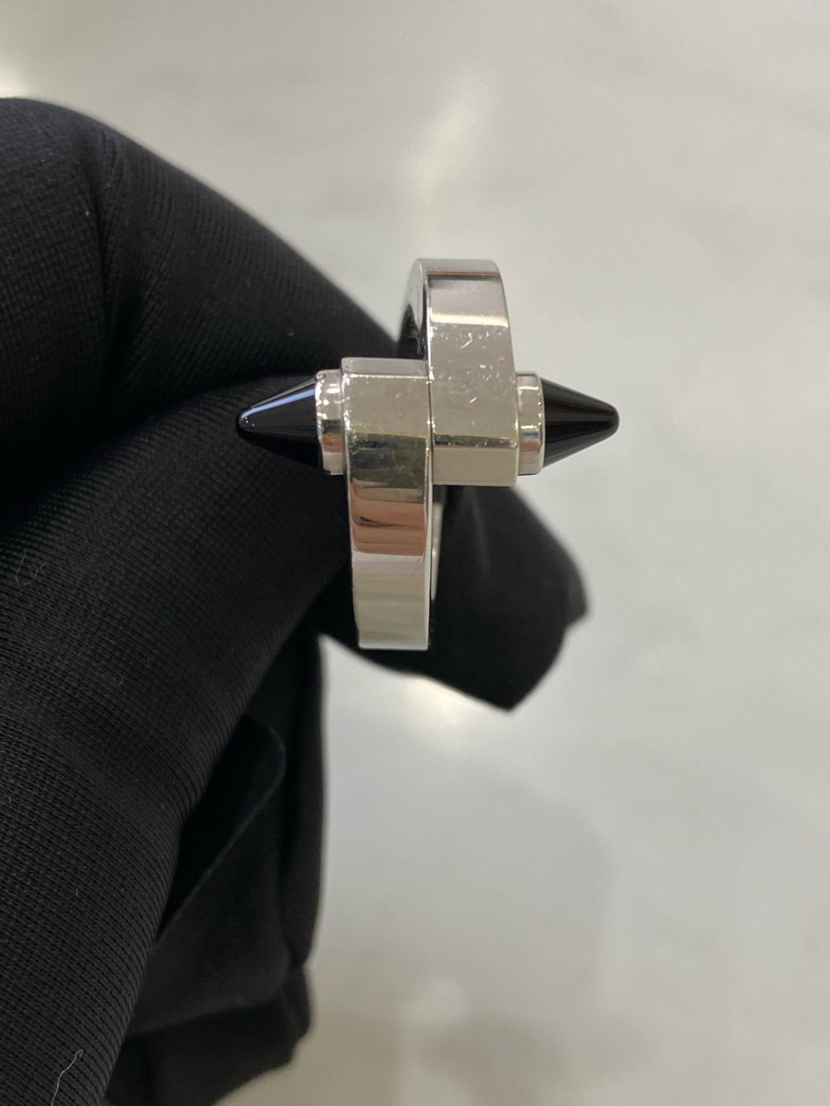 Cartier - Parentesi Menottes - 18k white gold with black onyx accents - Silver - (51)