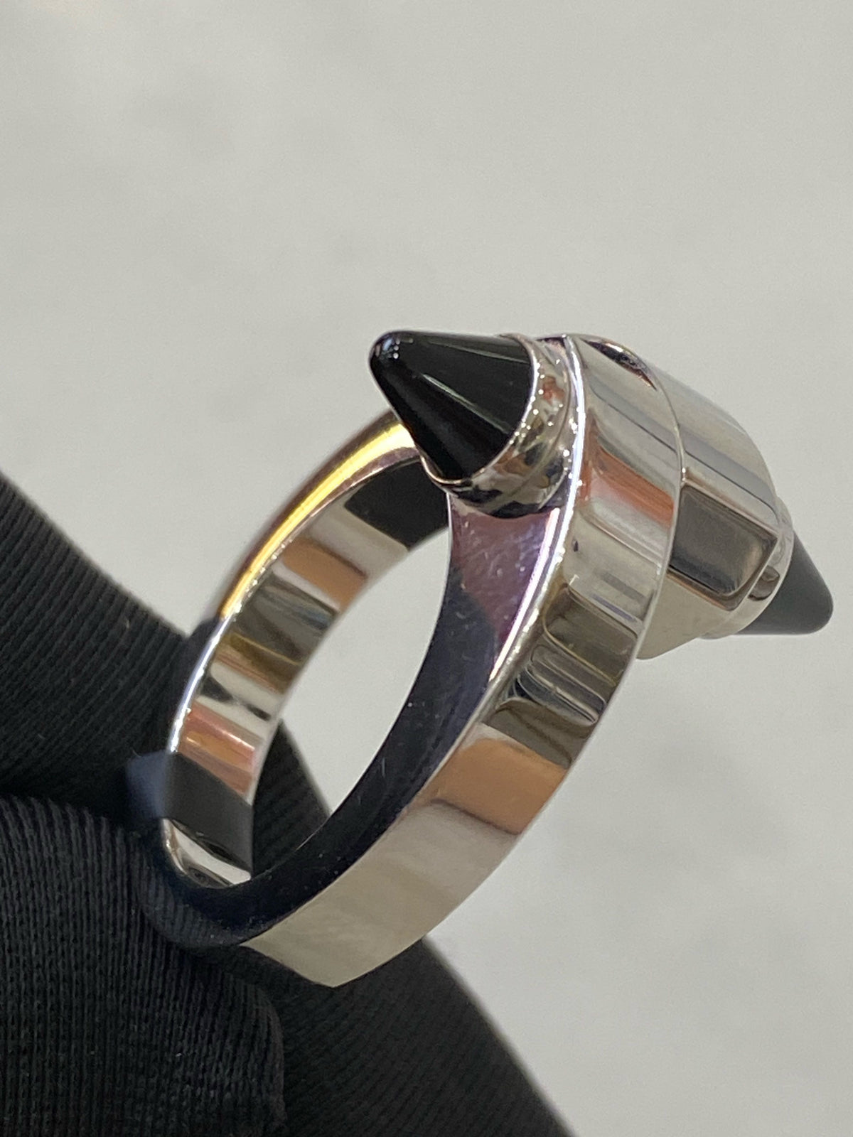 Cartier - Parentesi Menottes - 18k white gold with black onyx accents - Silver - (51)