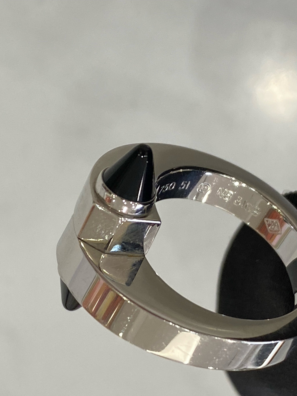Cartier - Parentesi Menottes - 18k white gold with black onyx accents - Silver - (51)