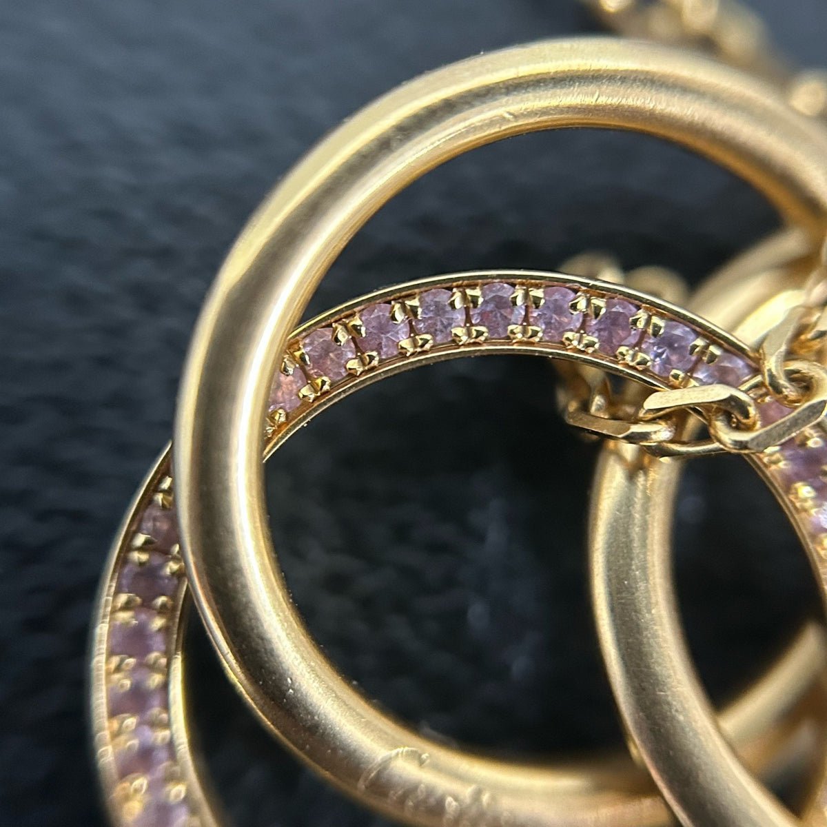 Cartier - Trinity - 18K rose, yellow, and white gold, with pink diamonds set around one ring. - Gold