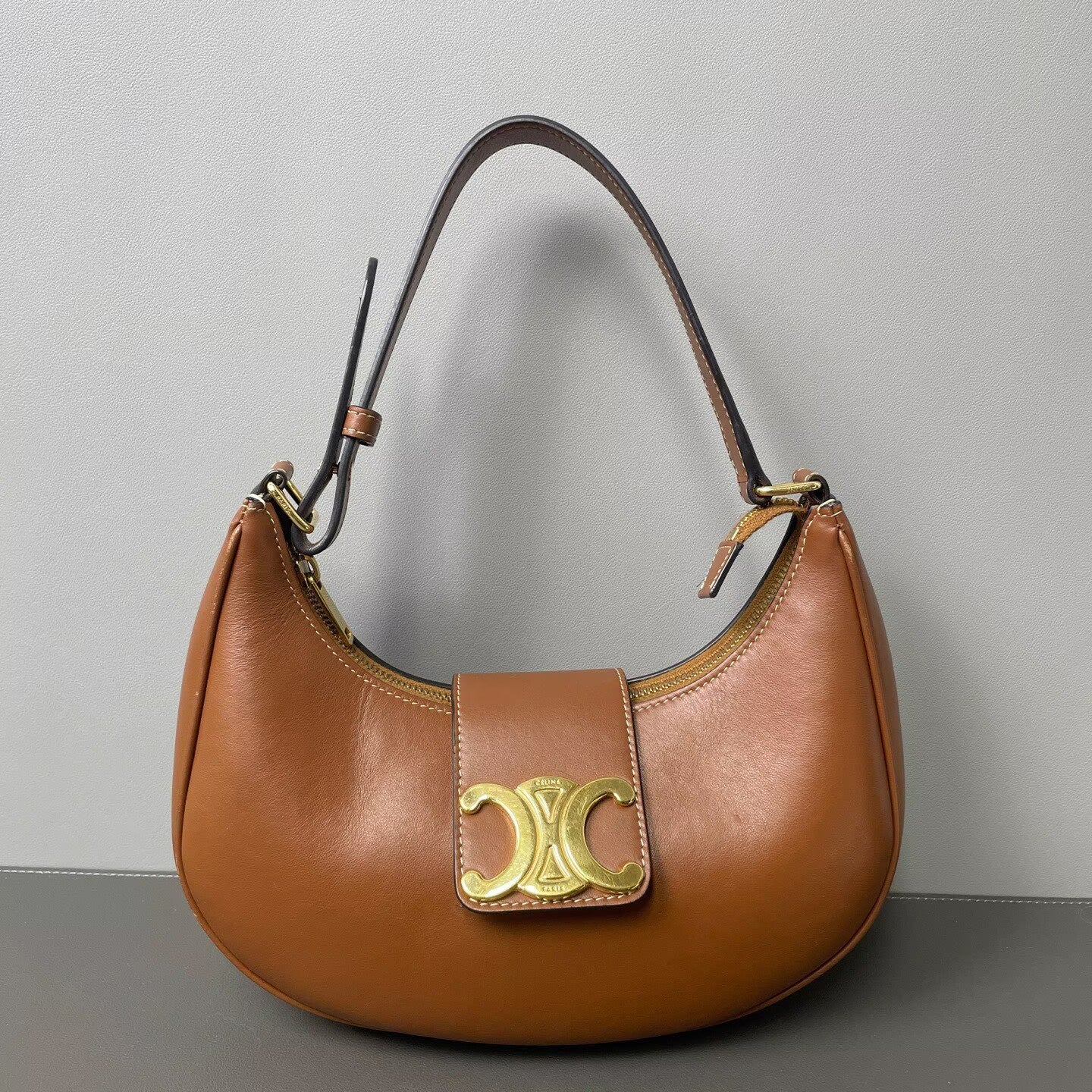 Celine - AVA Triomphe Shoulder Bag - Calf leather - Golden Brown - (mini)