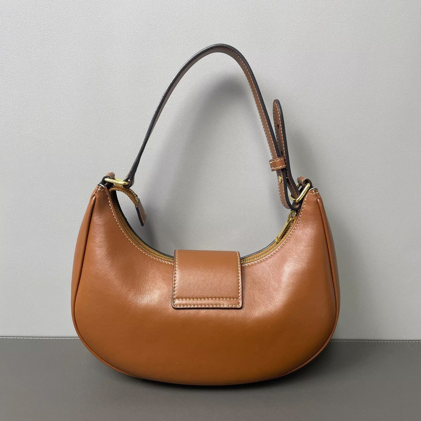 Celine - AVA Triomphe Shoulder Bag - Calf leather - Golden Brown - (mini)