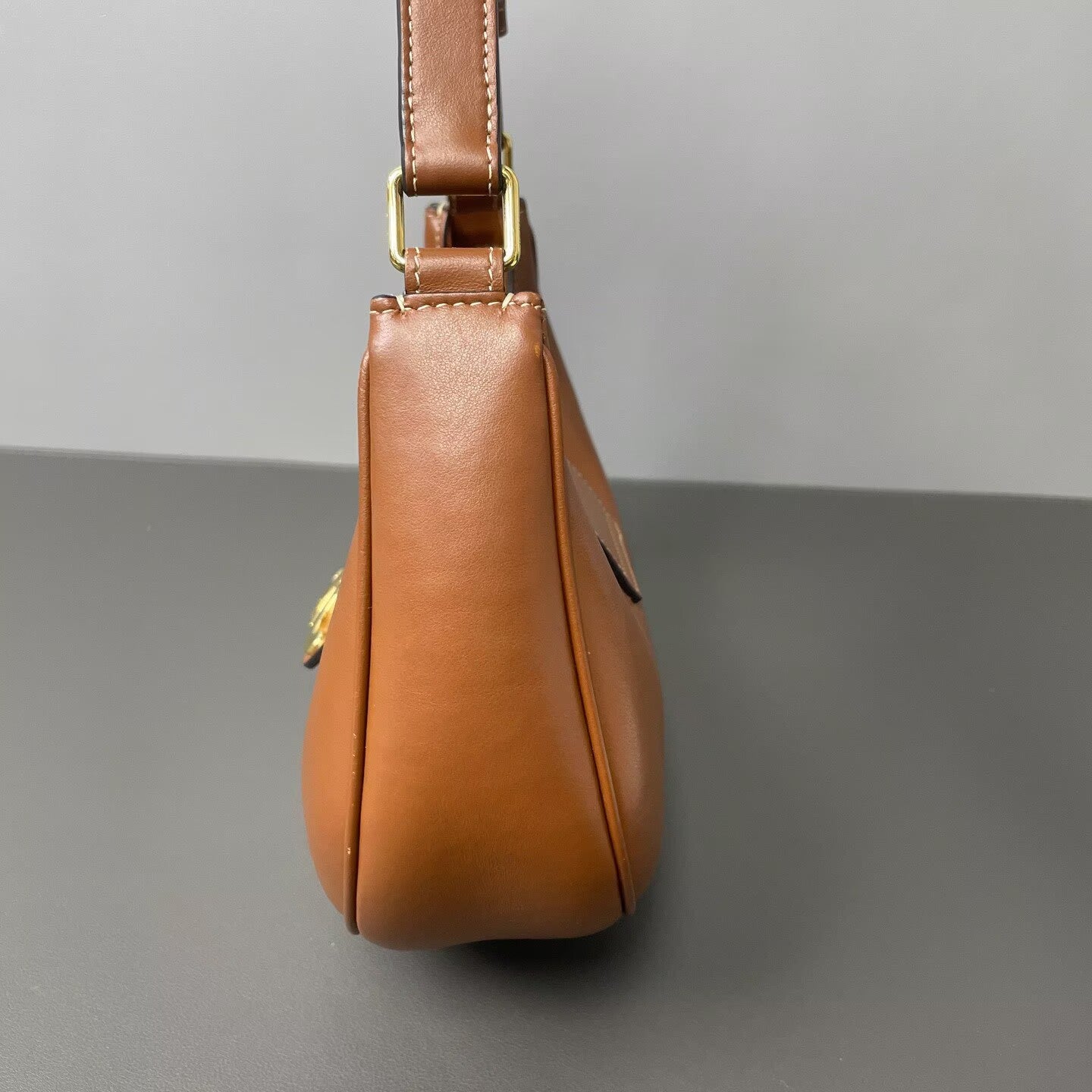 Celine - AVA Triomphe Shoulder Bag - Calf leather - Golden Brown - (mini)
