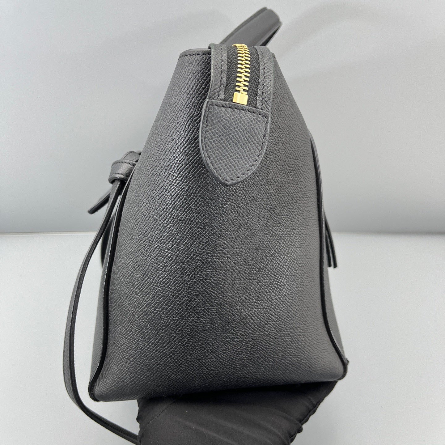 Celine - Belt Bag - Grained calfskin leather - Black - (Medium)