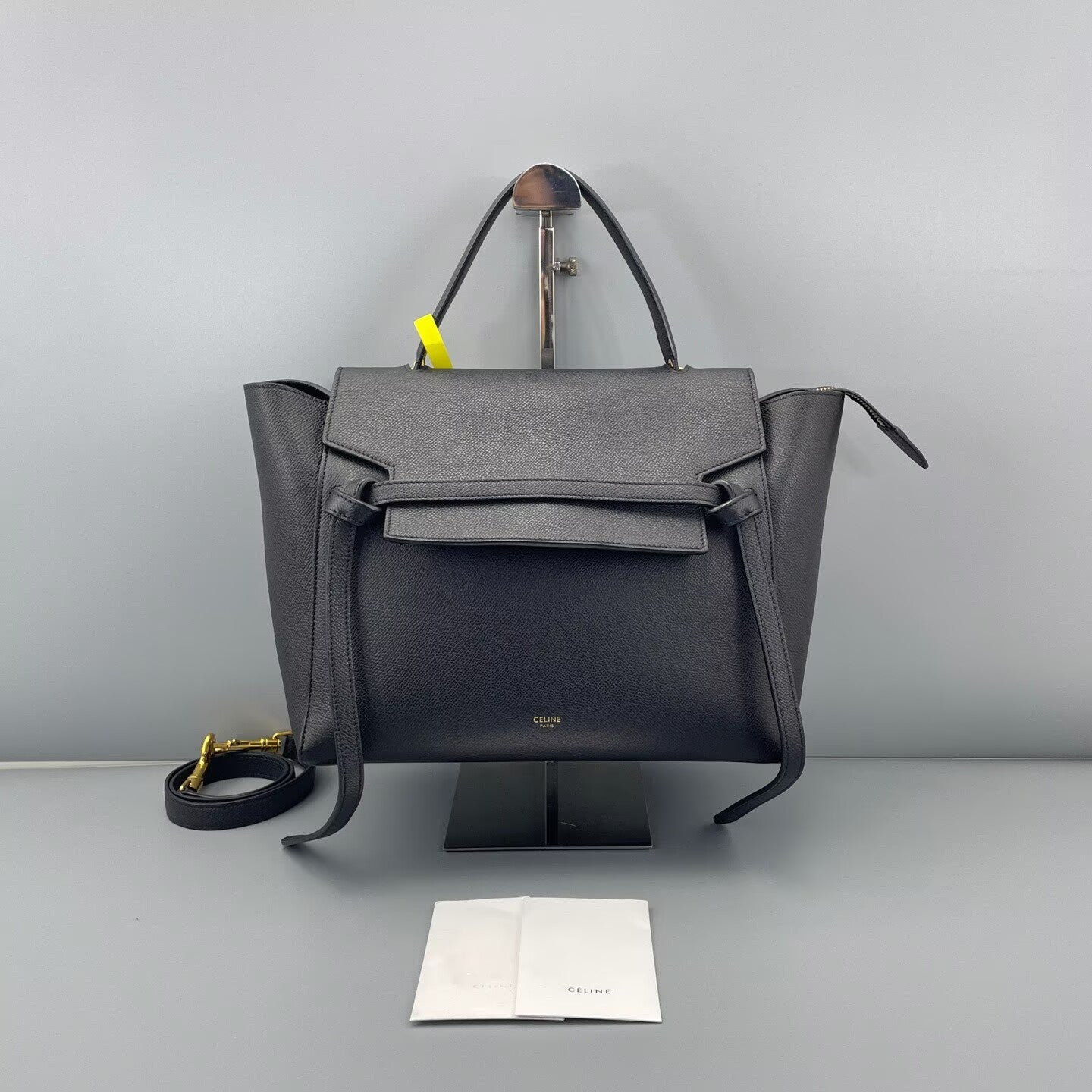 Celine - Belt Bag - Grained calfskin leather - Black - (Medium)