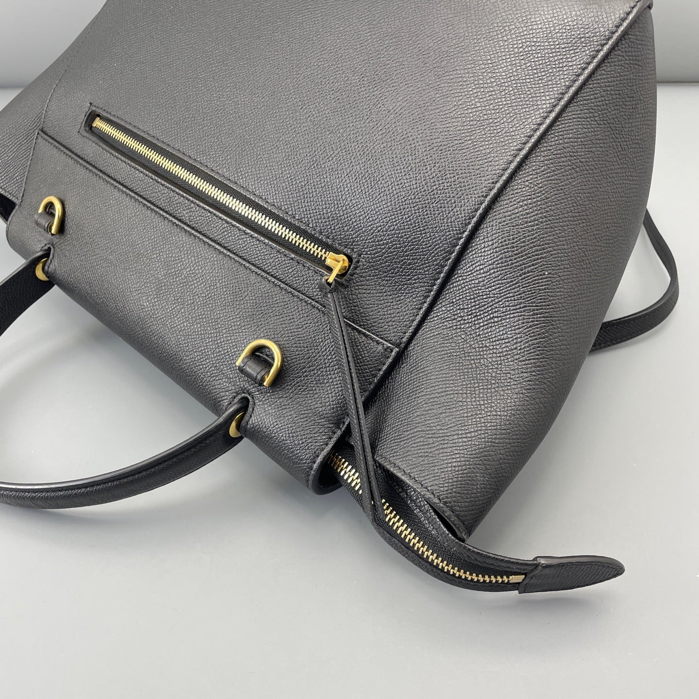 Celine - Belt Bag - Leather - Black - (Medium)