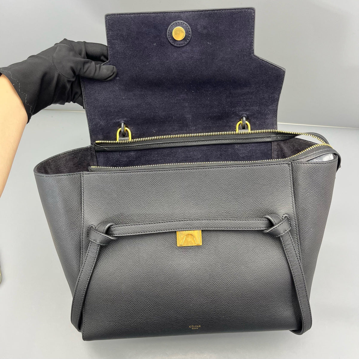 Celine - Belt Bag Medium - Leather - Black - (medium)