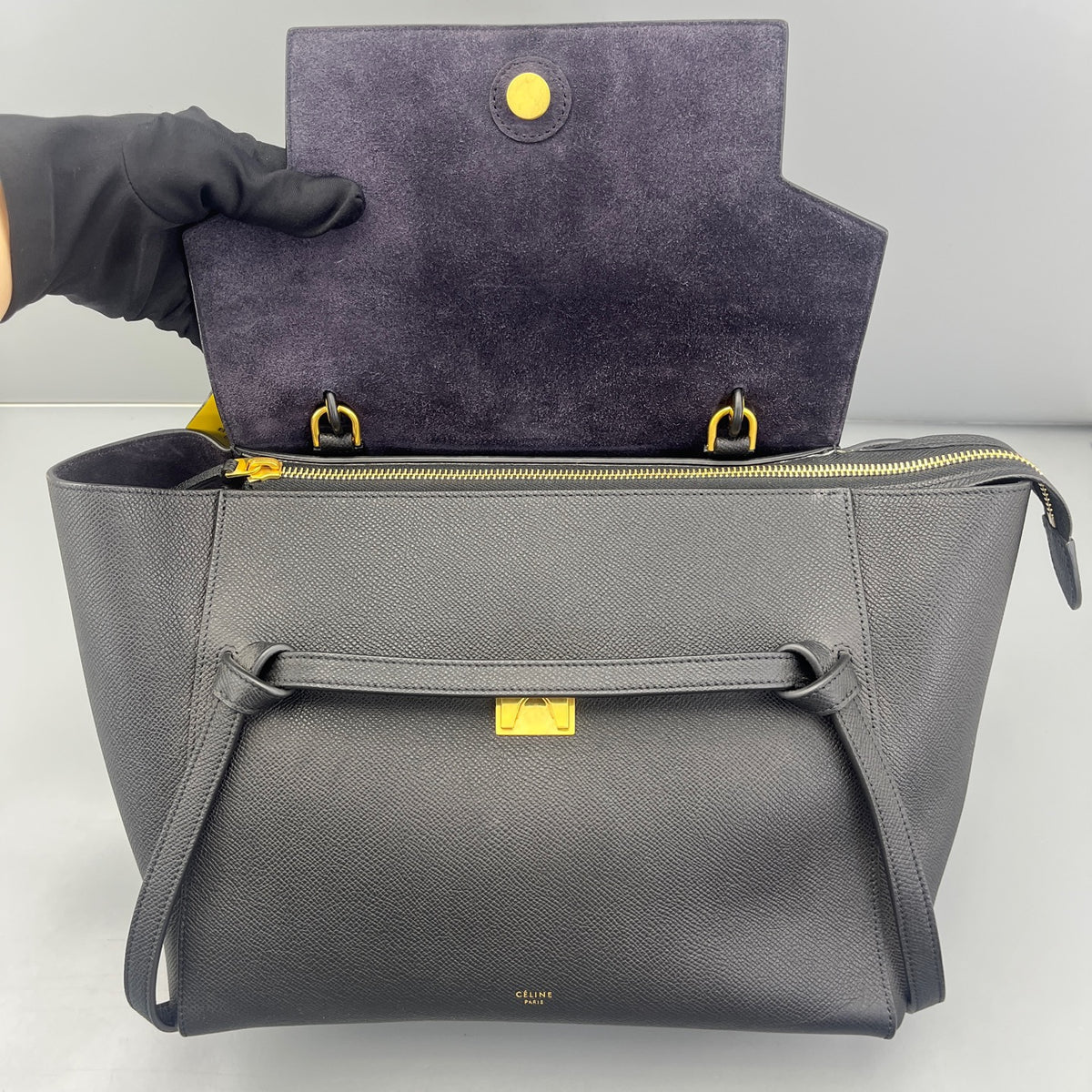 Celine - Belt Bag Medium - Leather - Black - (medium)
