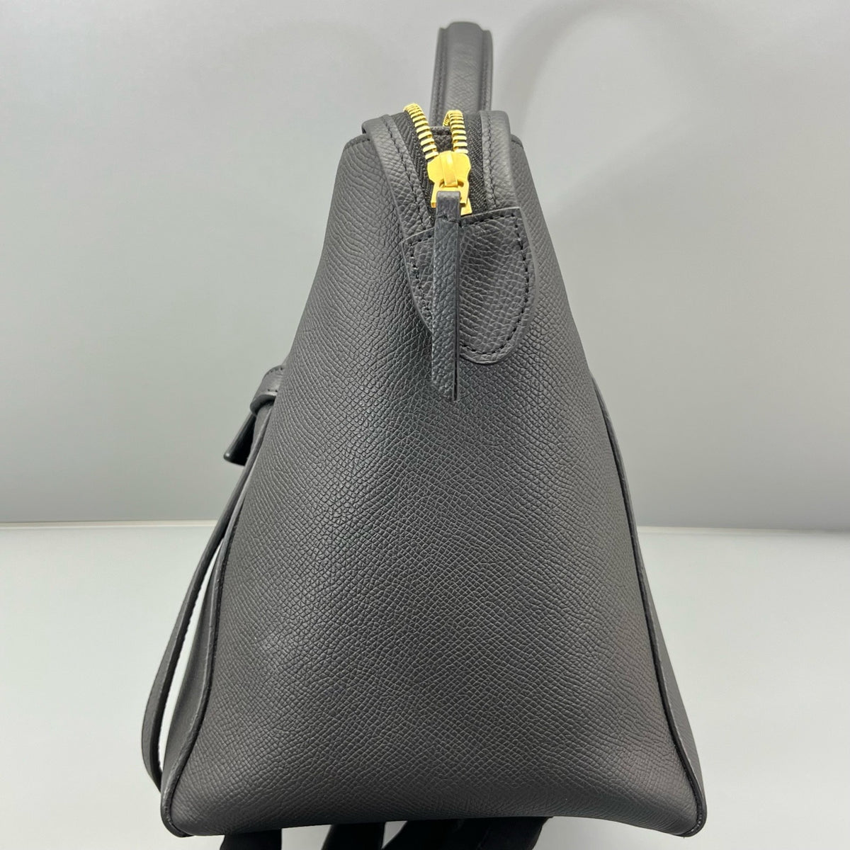 Celine - Belt Bag Medium - Leather - Black - (medium)