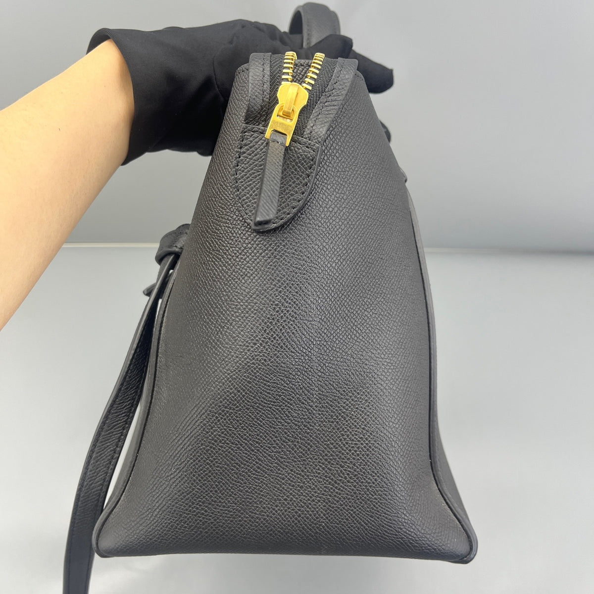 Celine - Belt Bag Medium - Leather - Black - (medium)