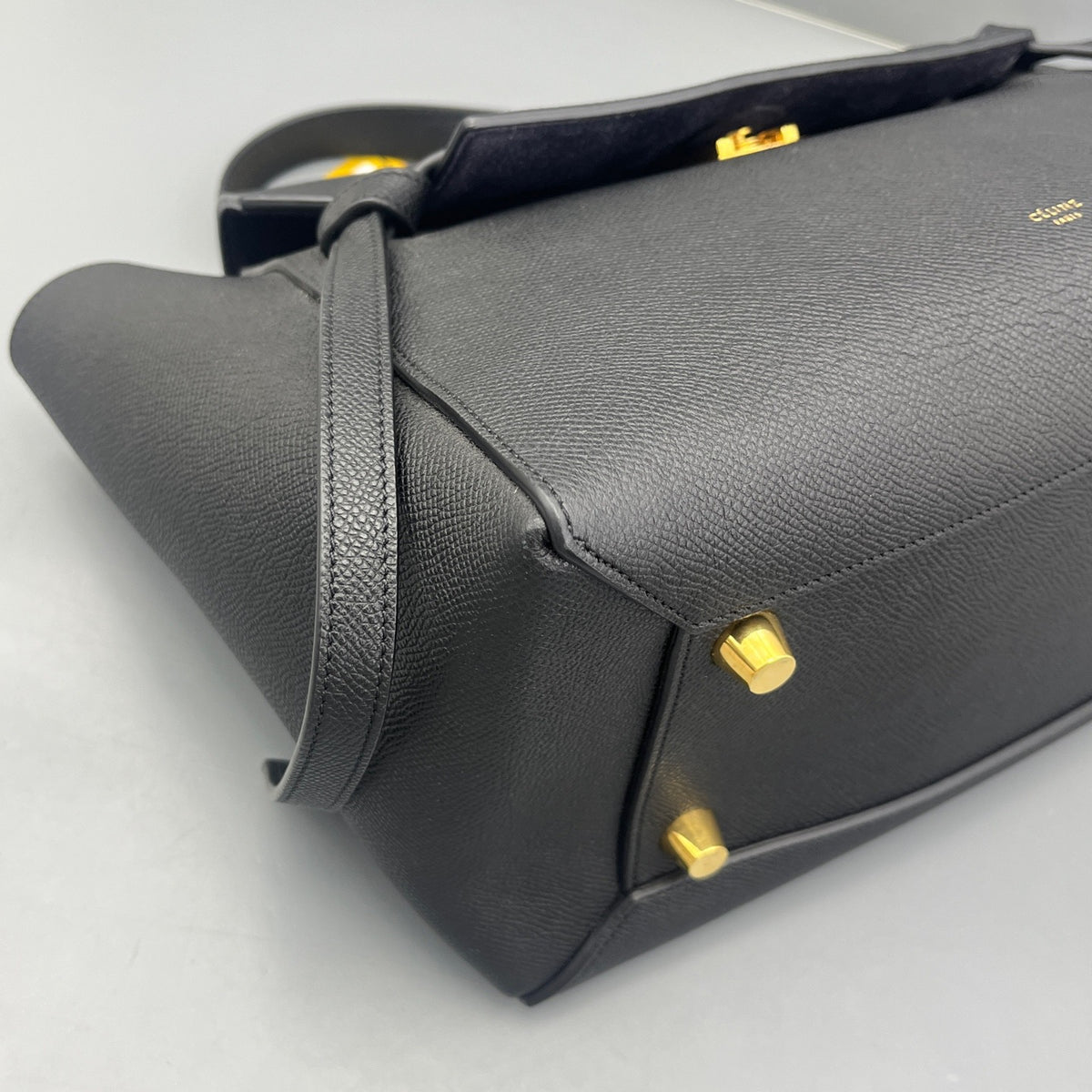 Celine - Belt Bag Medium - Leather - Black - (medium)