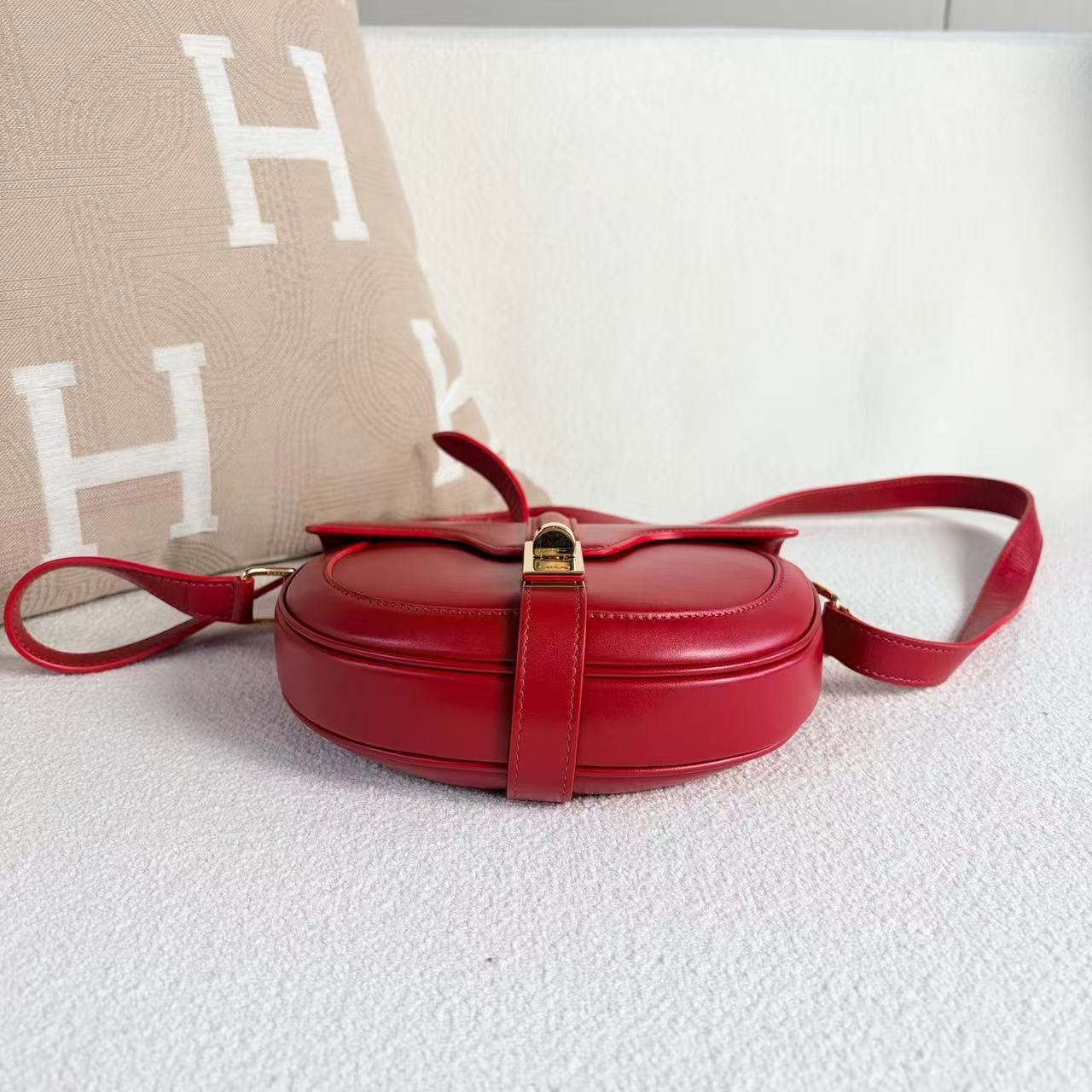 Celine - Besace 16 - Cowhide leather - Red with Gold-Tone Hardware - (small)