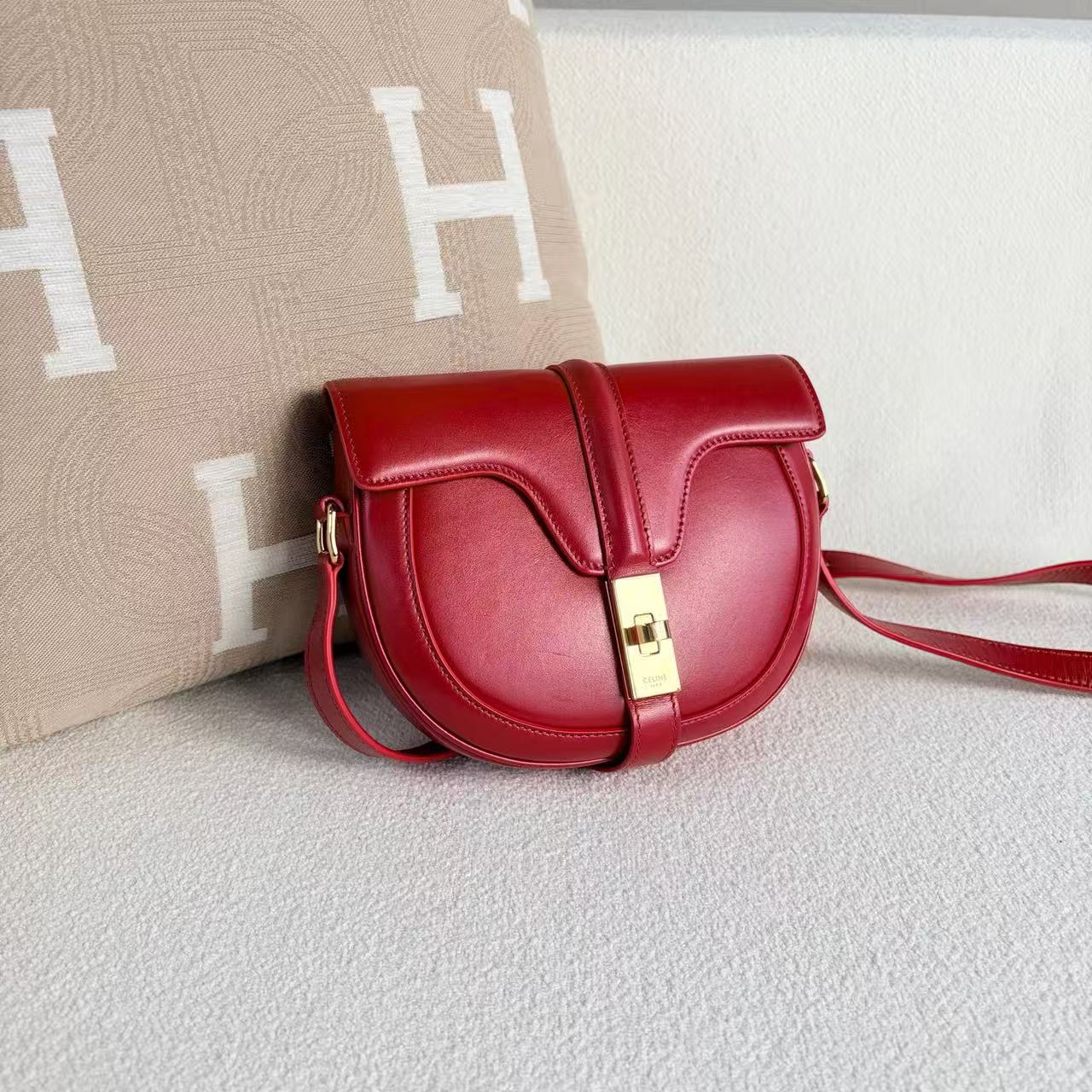 Celine - Besace 16 - Cowhide leather - Red with Gold-Tone Hardware - (small)