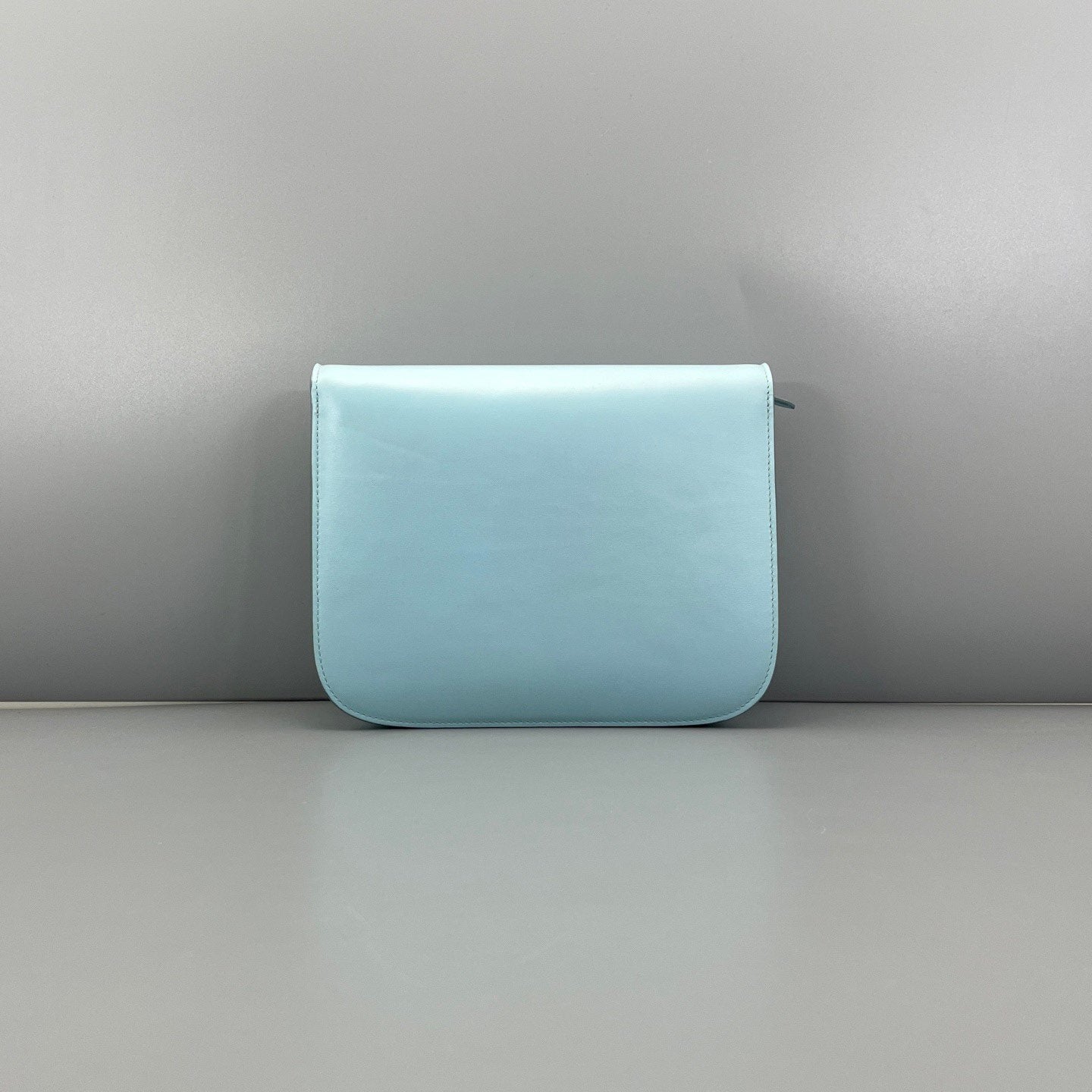 Celine - Box Bag Medium - Smooth calfskin leather - Light blue with Silver-Tone Hardware - (medium)