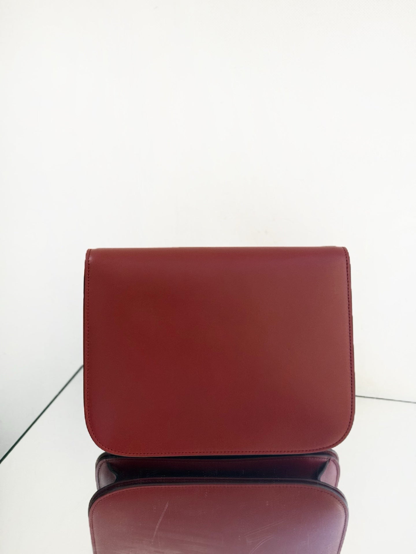 Celine - Box Bag - Smooth calfskin leather - Bordeaux Red with Gold-Tone Hardware - (Medium)