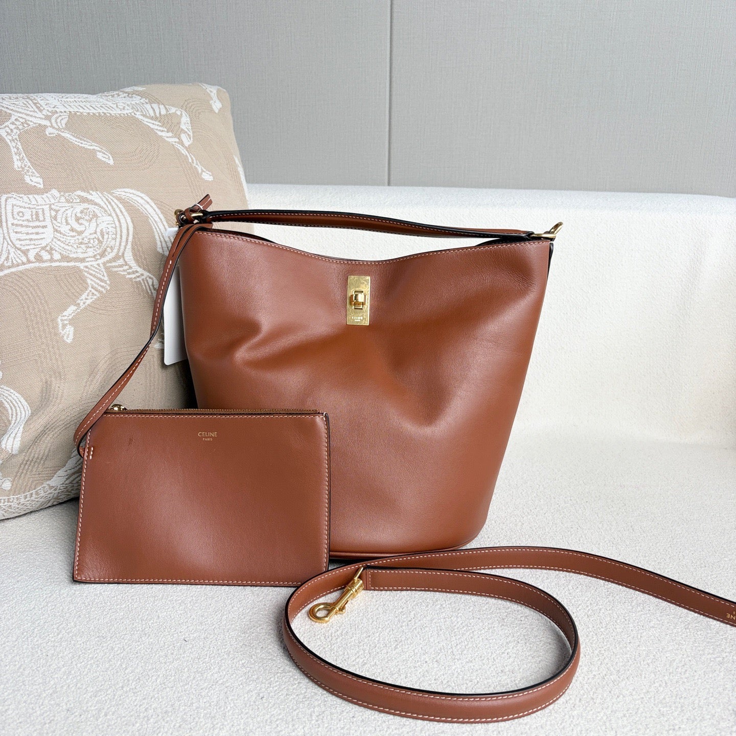 Celine - Bucket 16 - Leather - Brown - (medium)