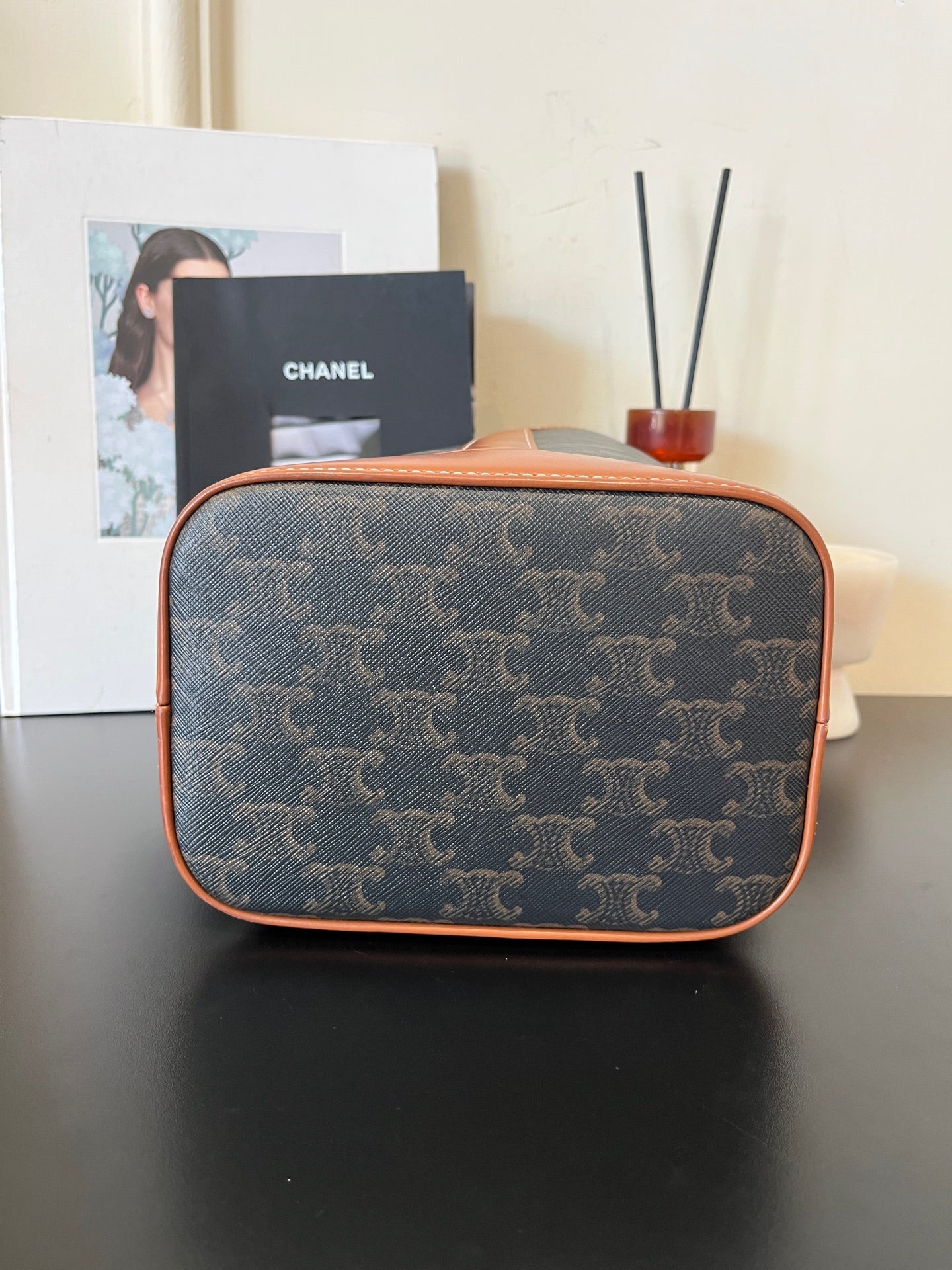 Celine - Bucket Bag - Leather - Brown - (Small)