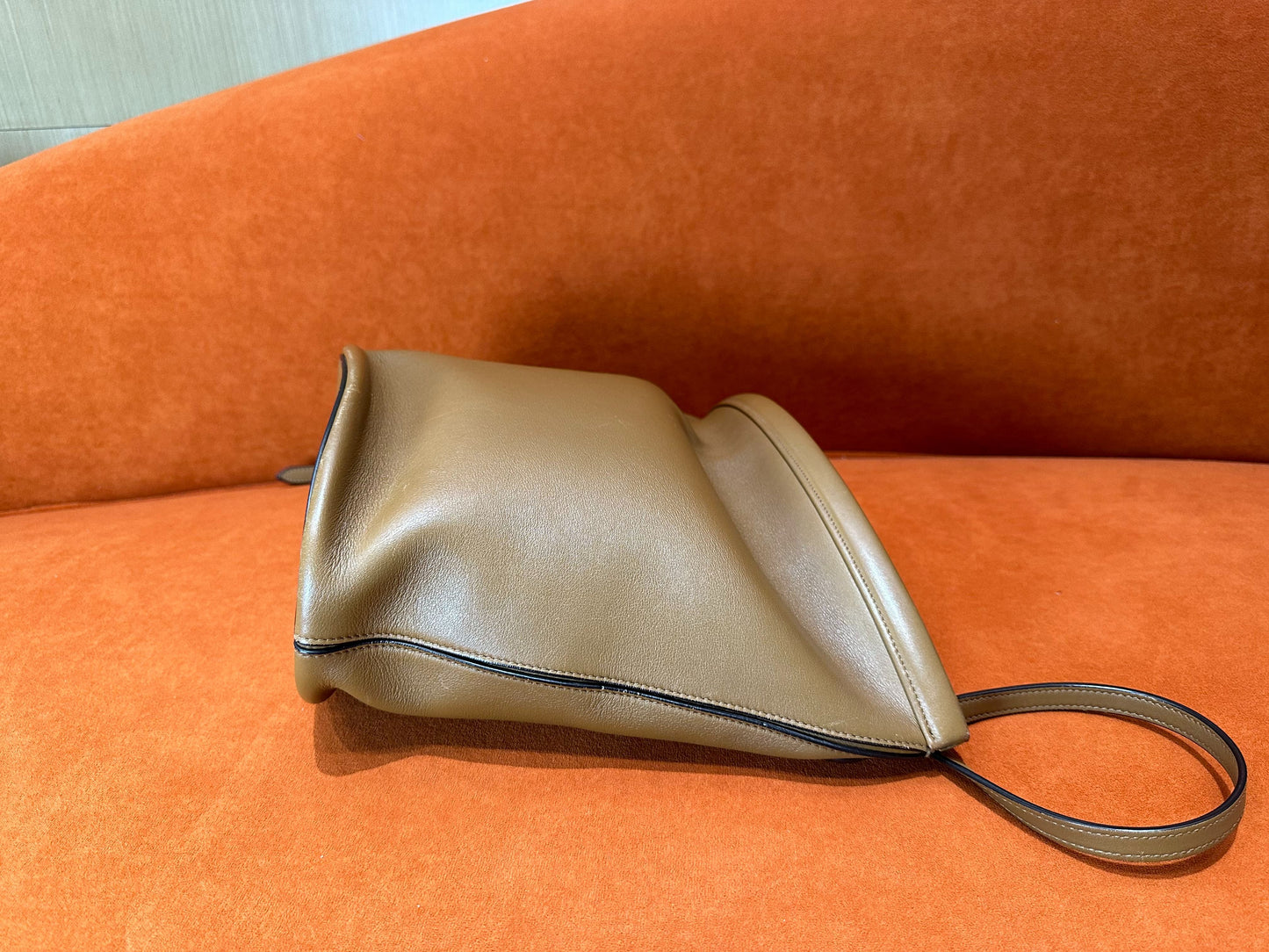 Celine - Bucket Bag - Smooth calfskin leather - Camel - (medium)