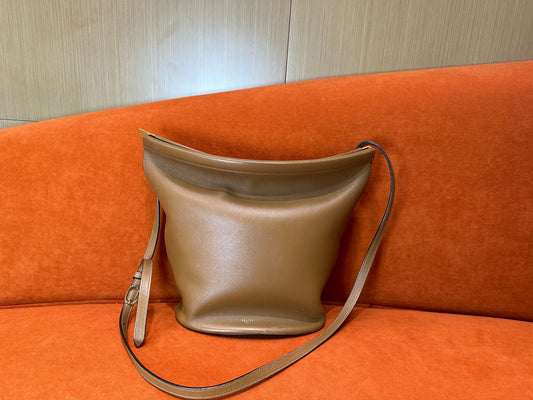 Celine - Bucket Bag - Smooth calfskin leather - Camel - (medium)
