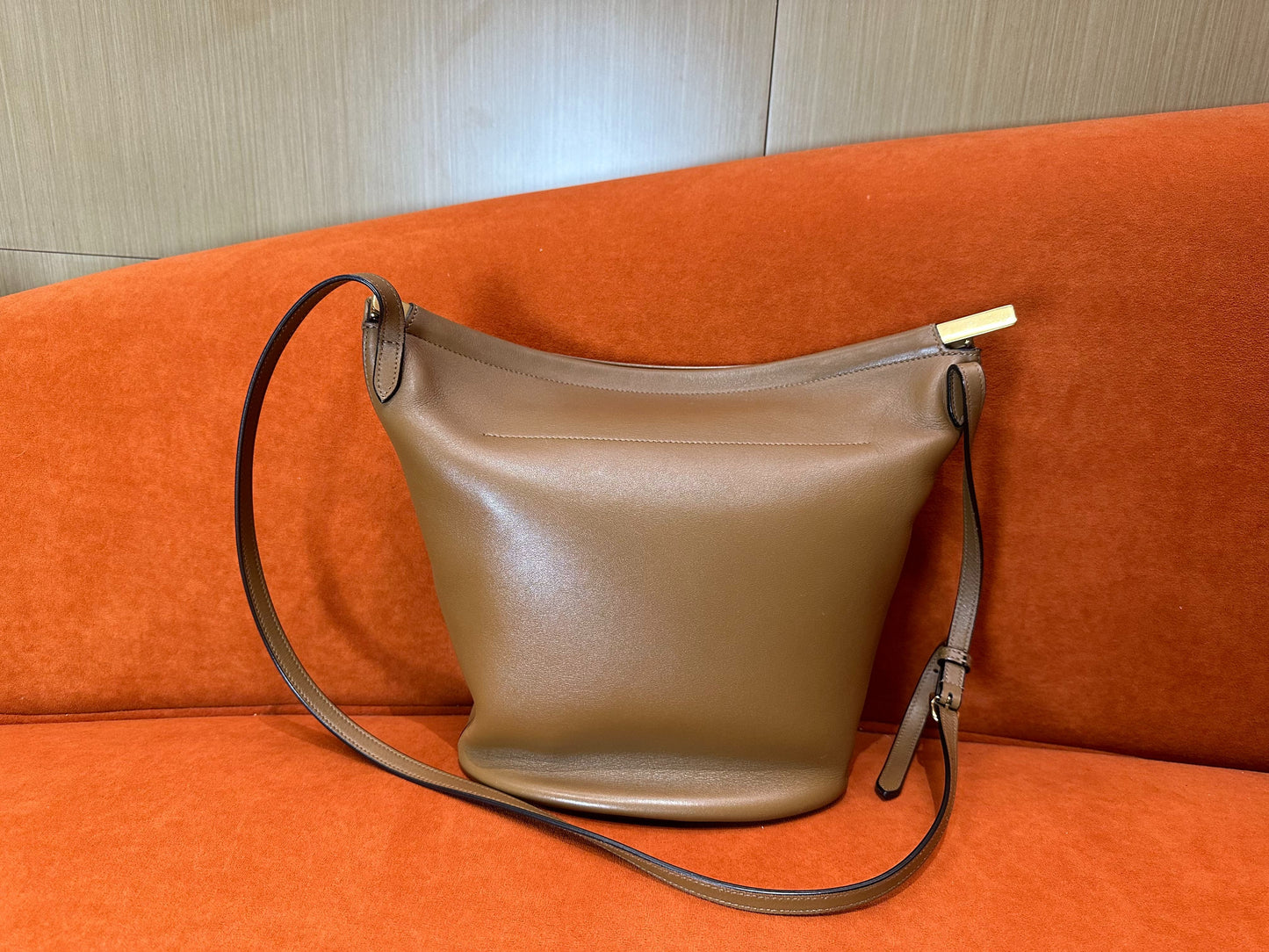 Celine - Bucket Bag - Smooth calfskin leather - Camel - (medium)
