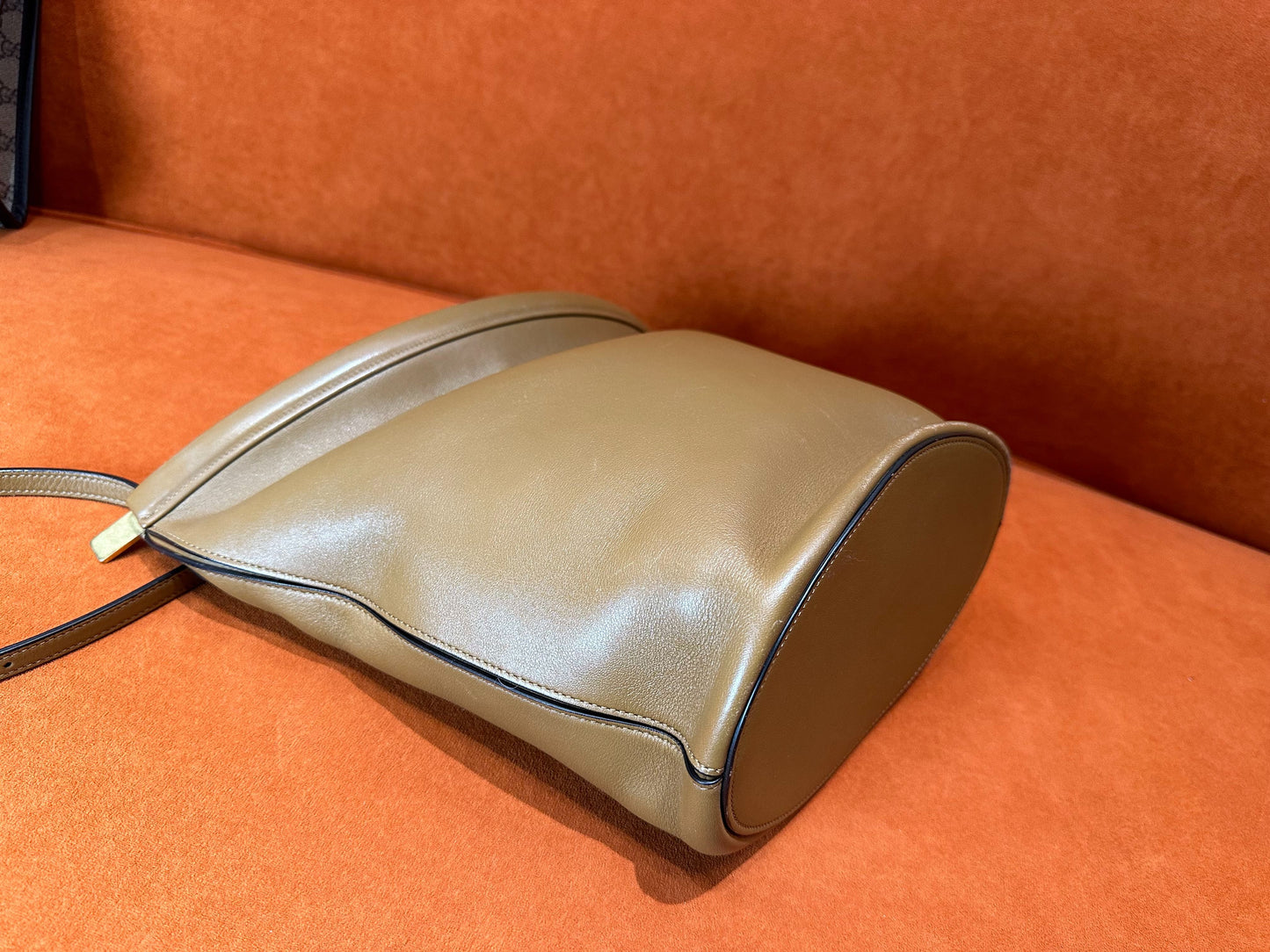 Celine - Bucket Bag - Smooth calfskin leather - Camel - (medium)