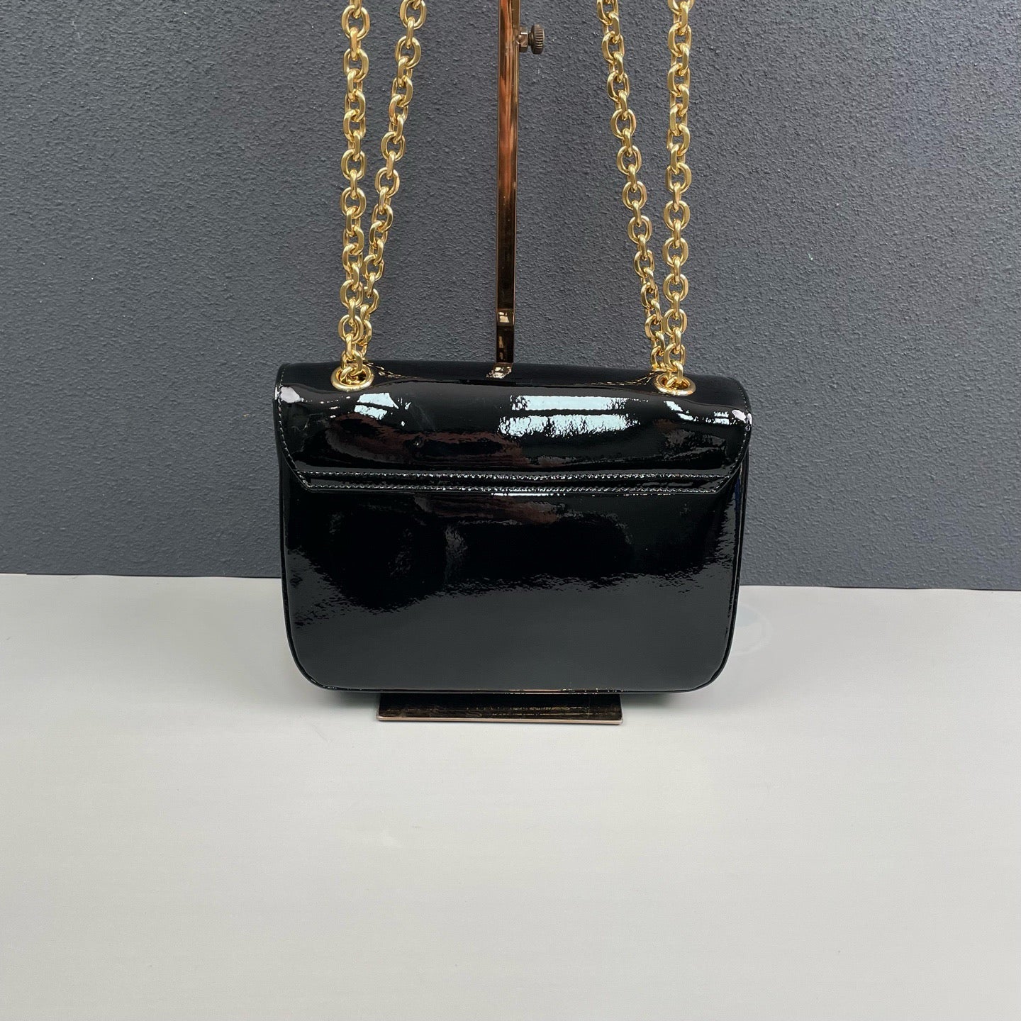 Celine - C Bag - Patent leather - Black with Gold-Tone Hardware - (Small)