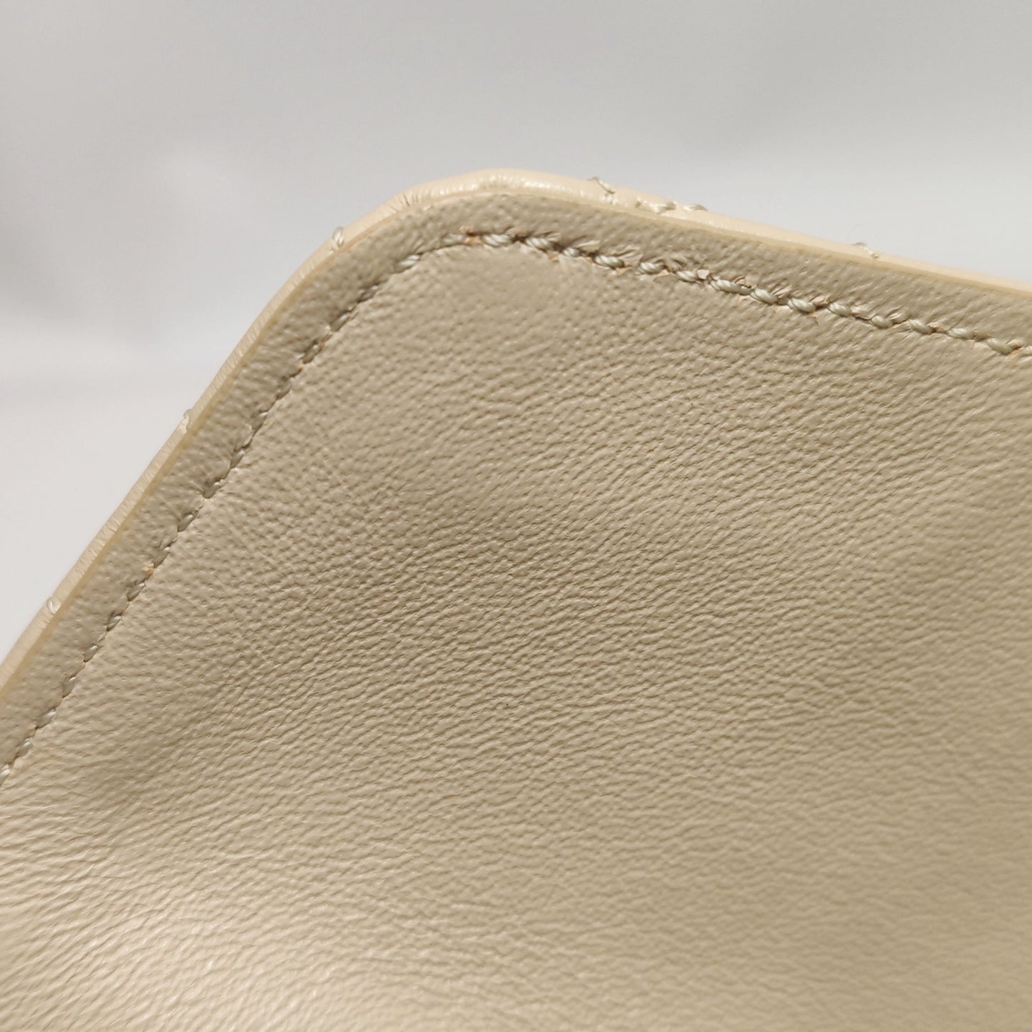 Celine - C Bag Quilted Calfskin - Leather - Beige - (medium)