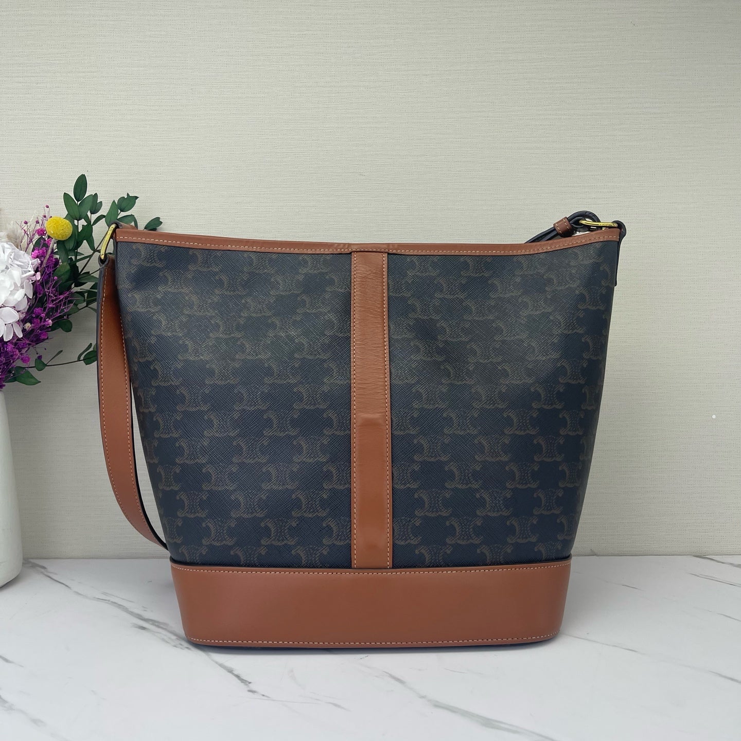 Celine - Cabas - Leather - Brown - (Medium)