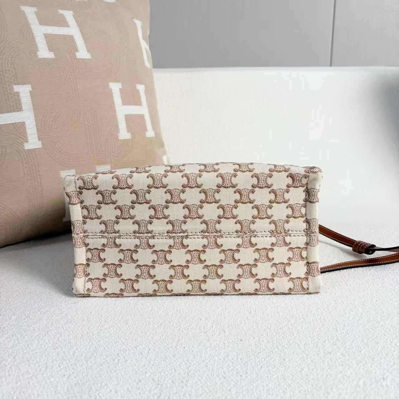 Celine - CABAS THAIS Tote Bag - Triomphe canvas with leather trim - Beige and Brown - (Small)