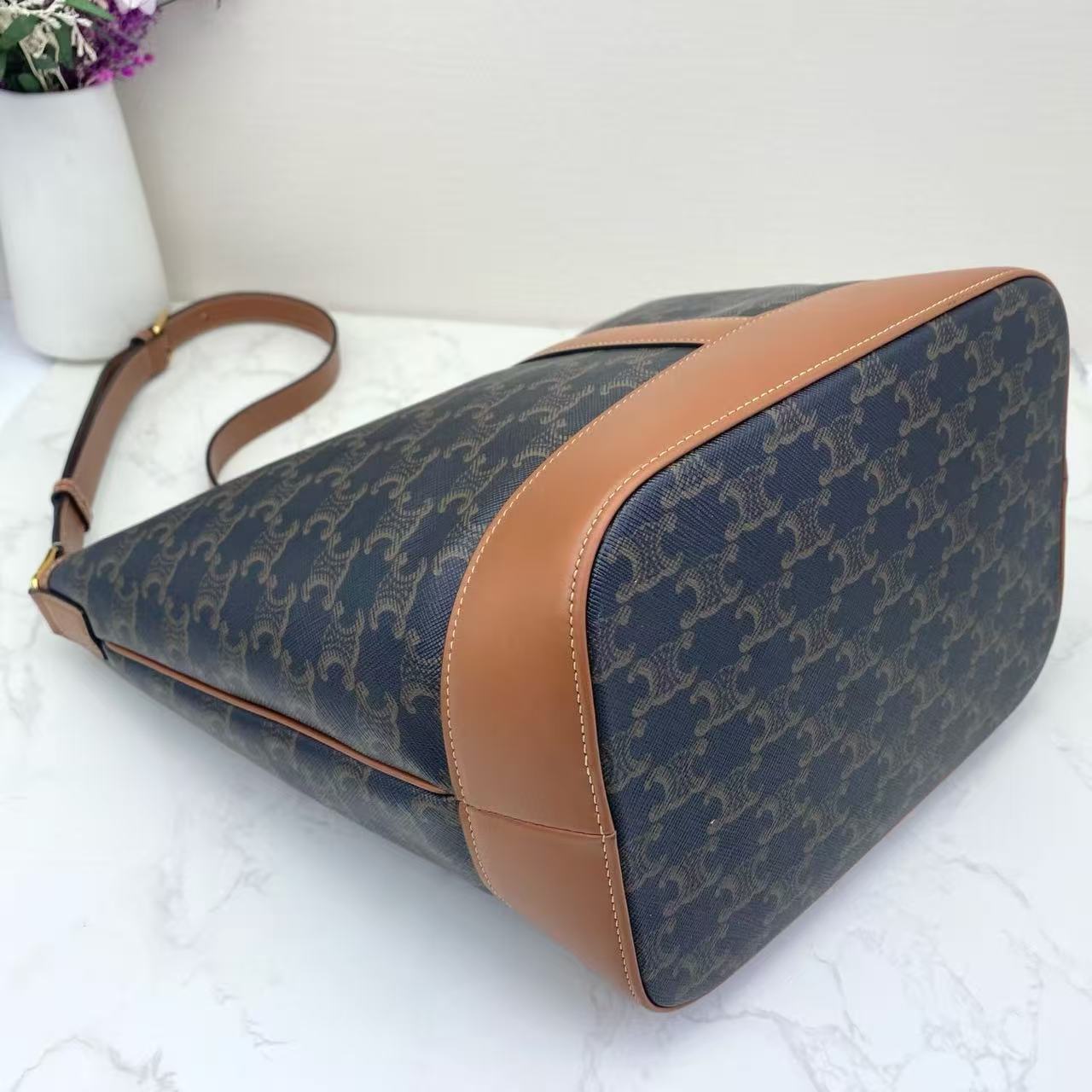 Celine - Cabas - Triomphe Canvas and Calfskin Leather - Brown - (Medium)
