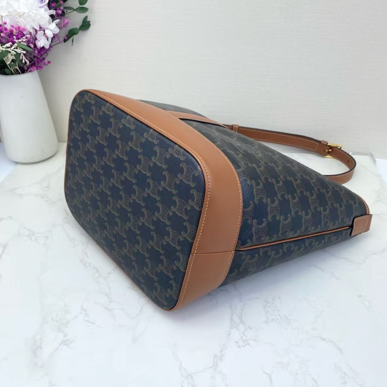 Celine - Cabas - Triomphe Canvas and Calfskin Leather - Brown - (Medium)