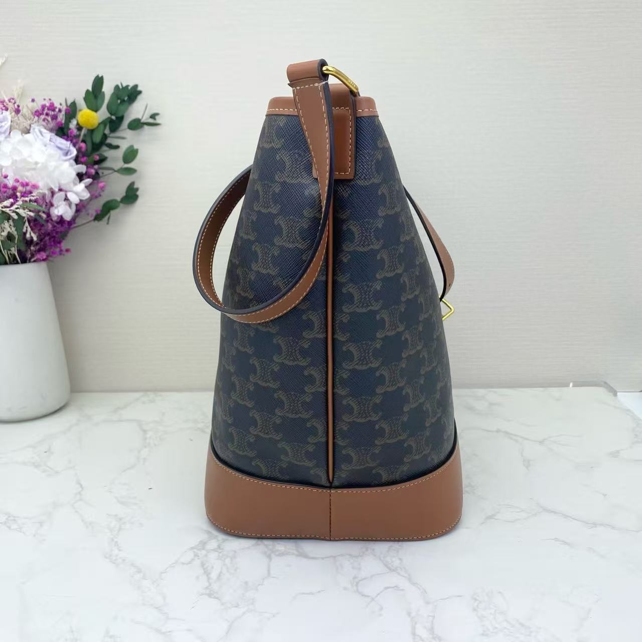 Celine - Cabas - Triomphe Canvas and Calfskin Leather - Brown - (Medium)