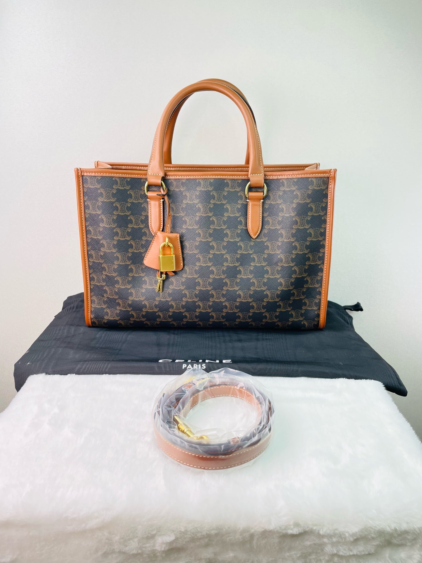 Celine - Cabas Triomphe - Leather - Brown - (small)