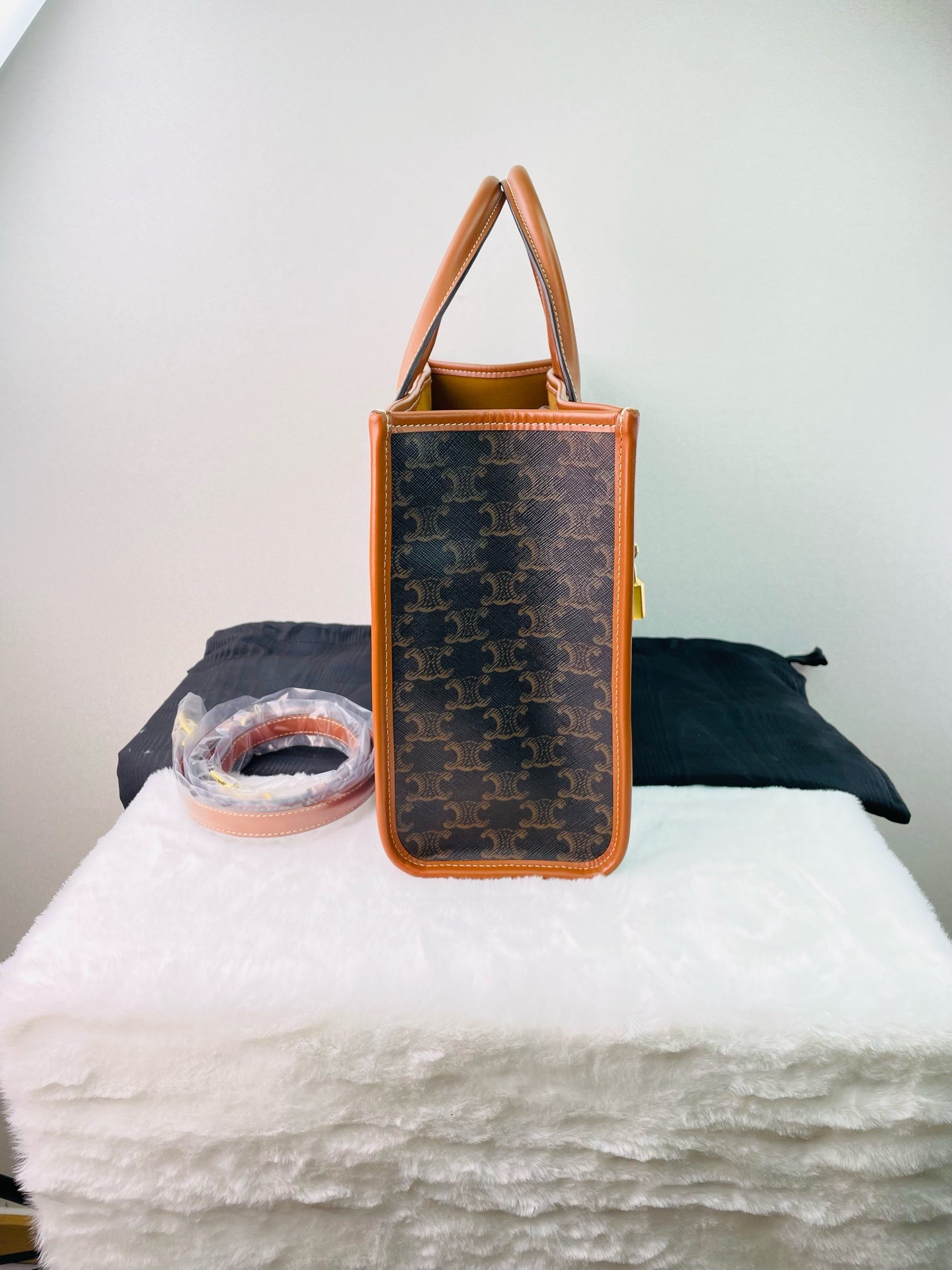 Celine - Cabas Triomphe - Leather - Brown - (small)