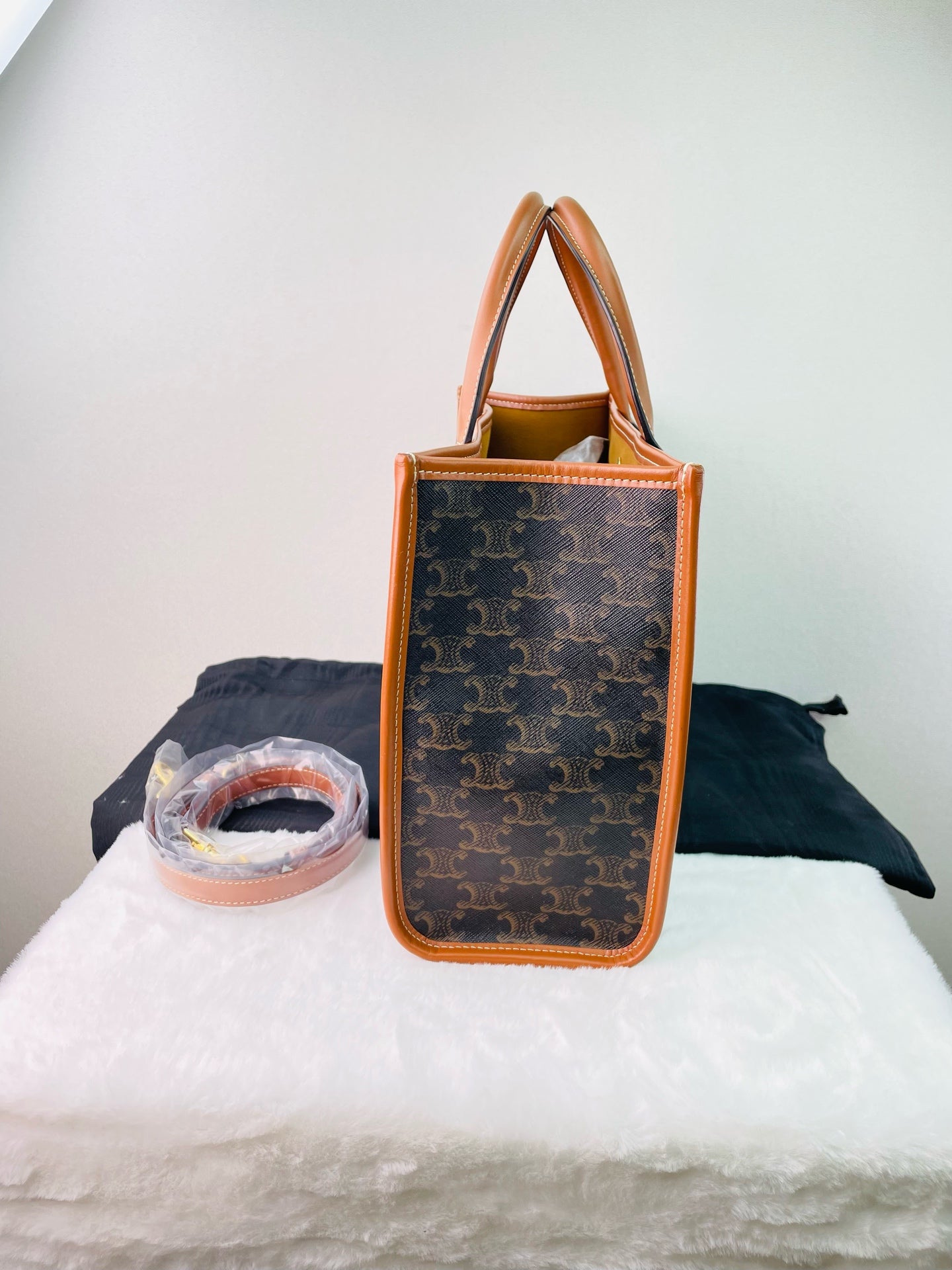 Celine - Cabas Triomphe - Leather - Brown - (small)