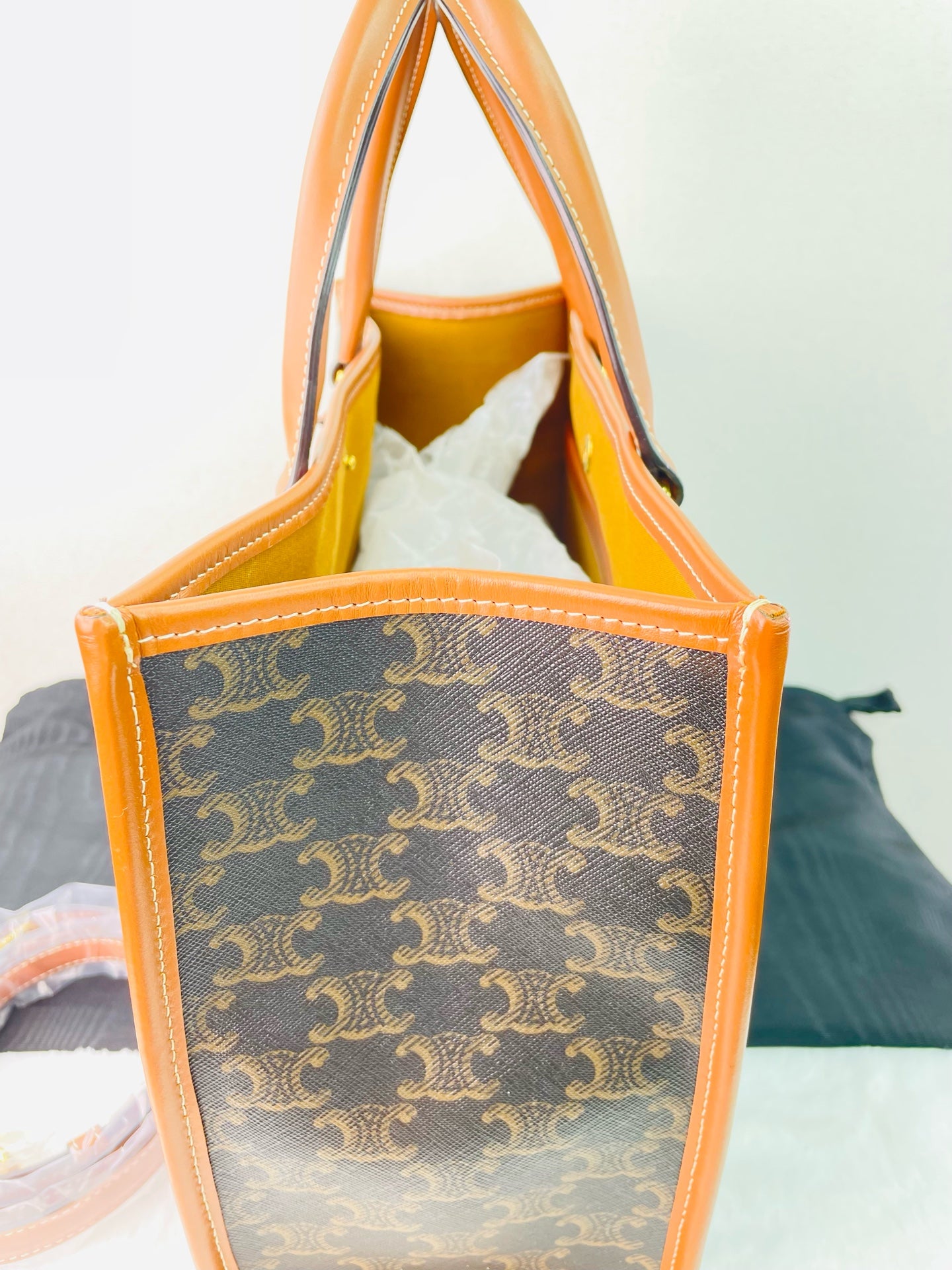 Celine - Cabas Triomphe - Leather - Brown - (small)