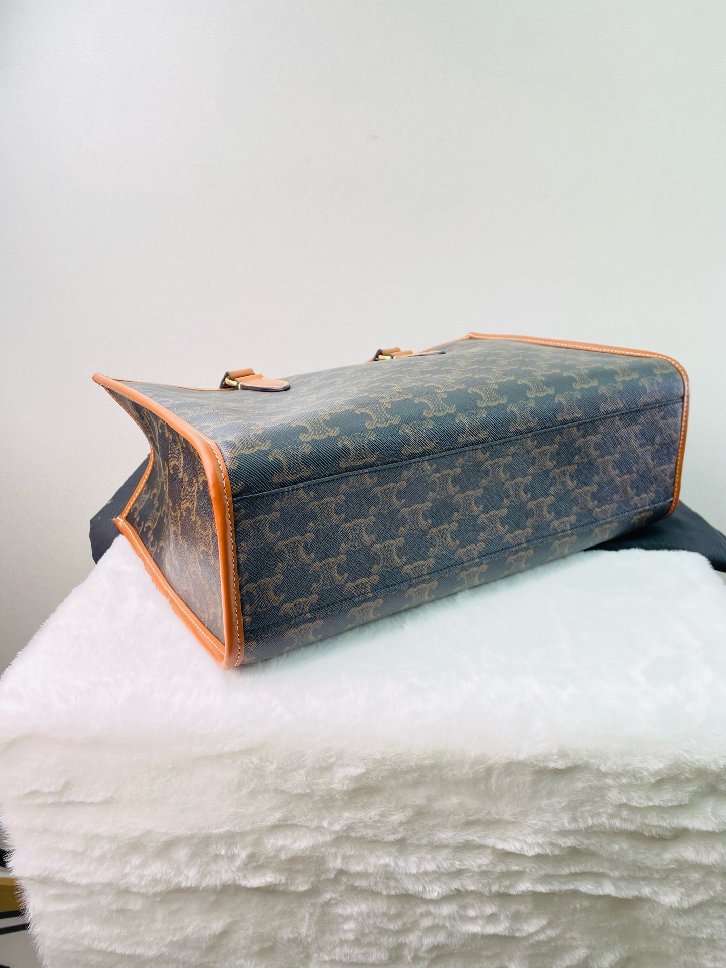 Celine - Cabas Triomphe - Leather - Brown - (small)