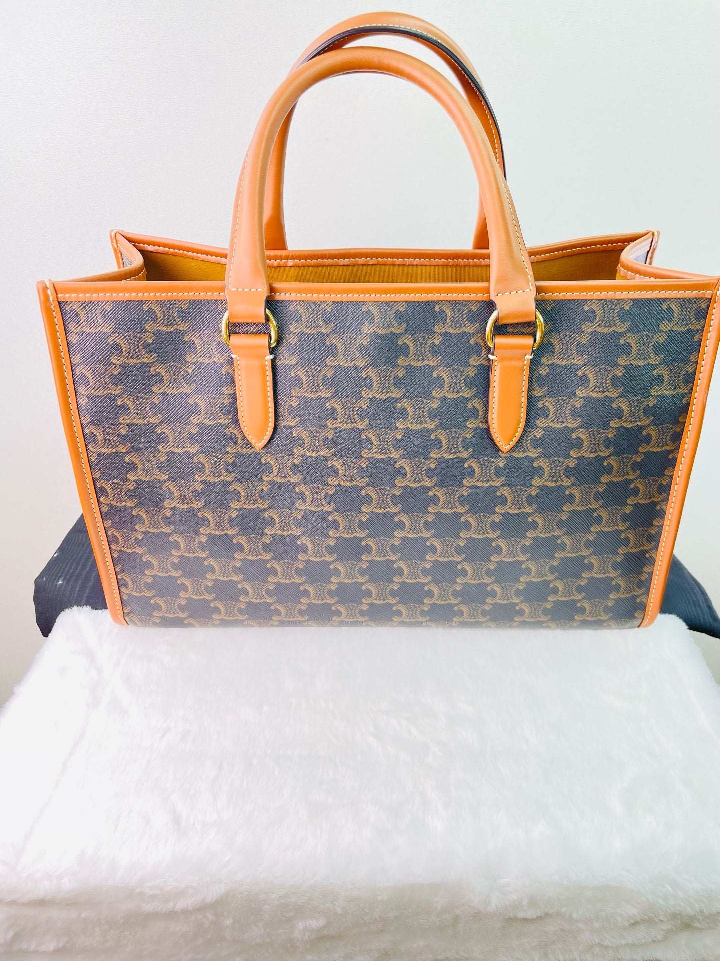 Celine - Cabas Triomphe - Leather - Brown - (small)