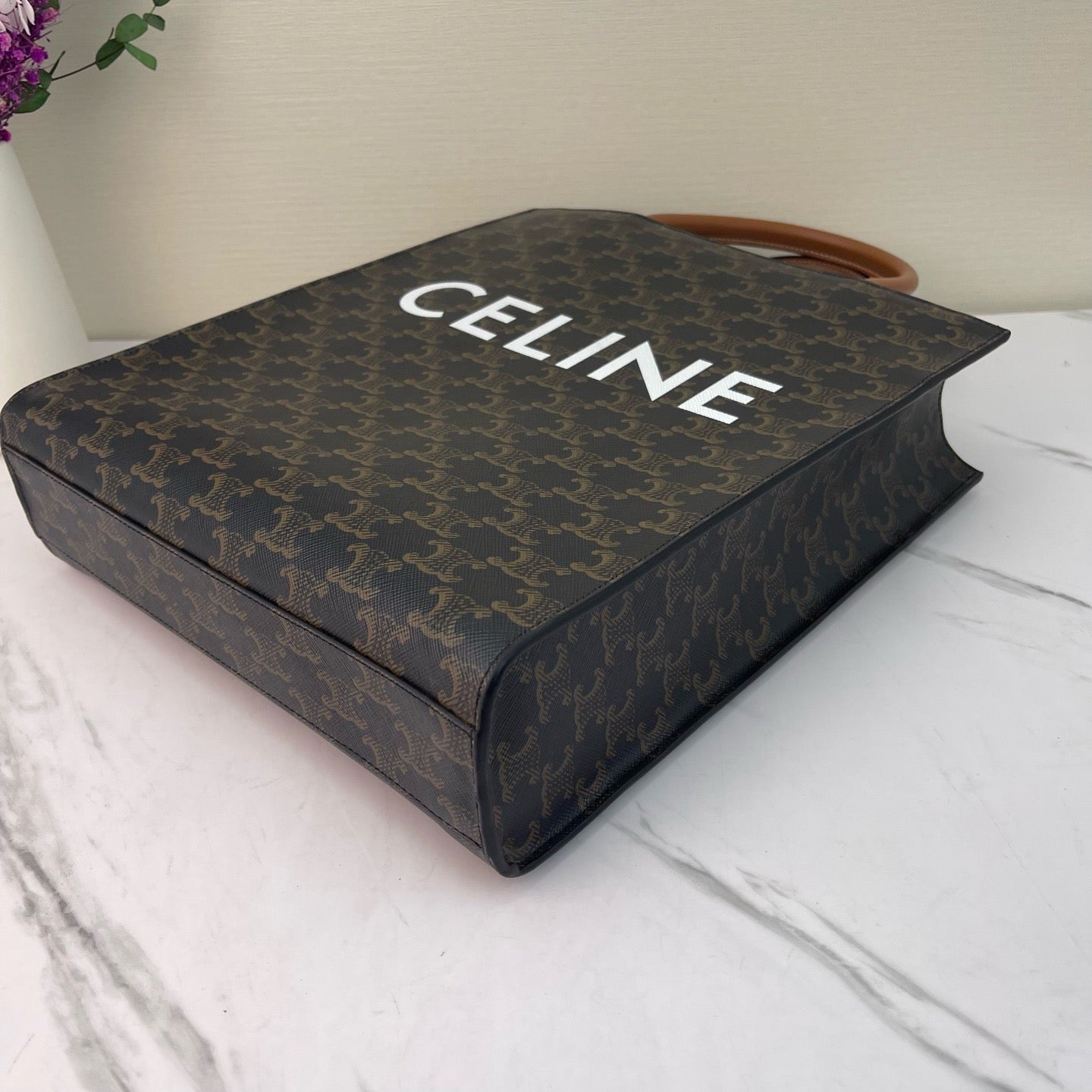 Celine - Cabas Triomphe Vertical Tote - Triomphe coated canvas with calfskin leather trim - Brown - (medium)