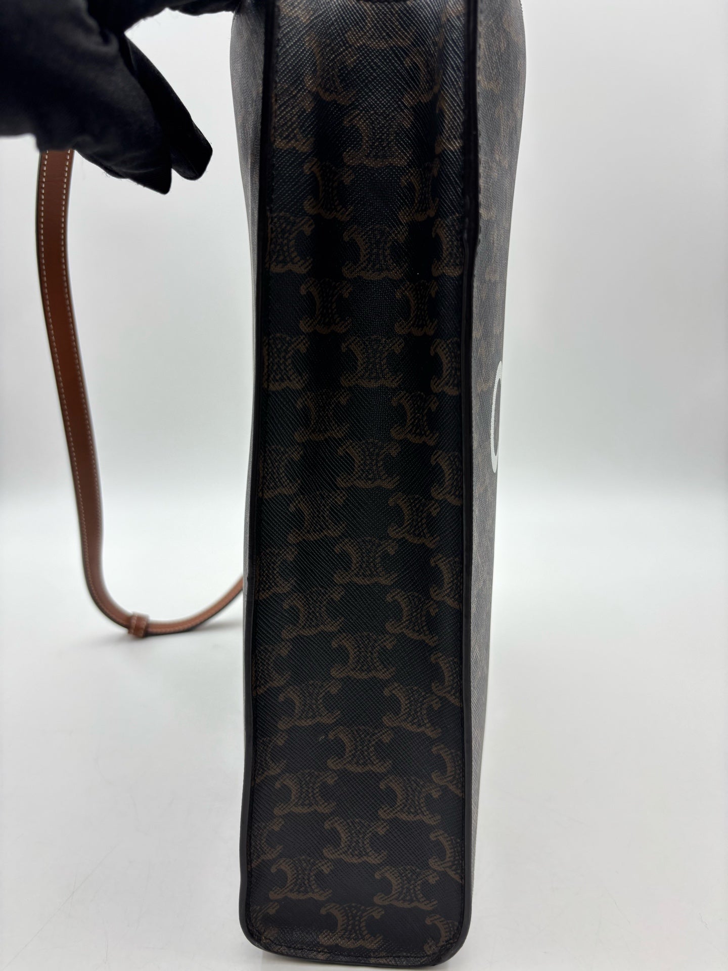 Celine - Cabas Vertical - Leather - Brown - (Medium)