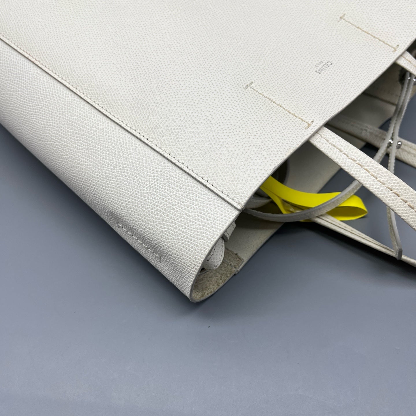 Celine - Cabas Vertical Tote Bag - Grained calfskin leather - White - (Medium)