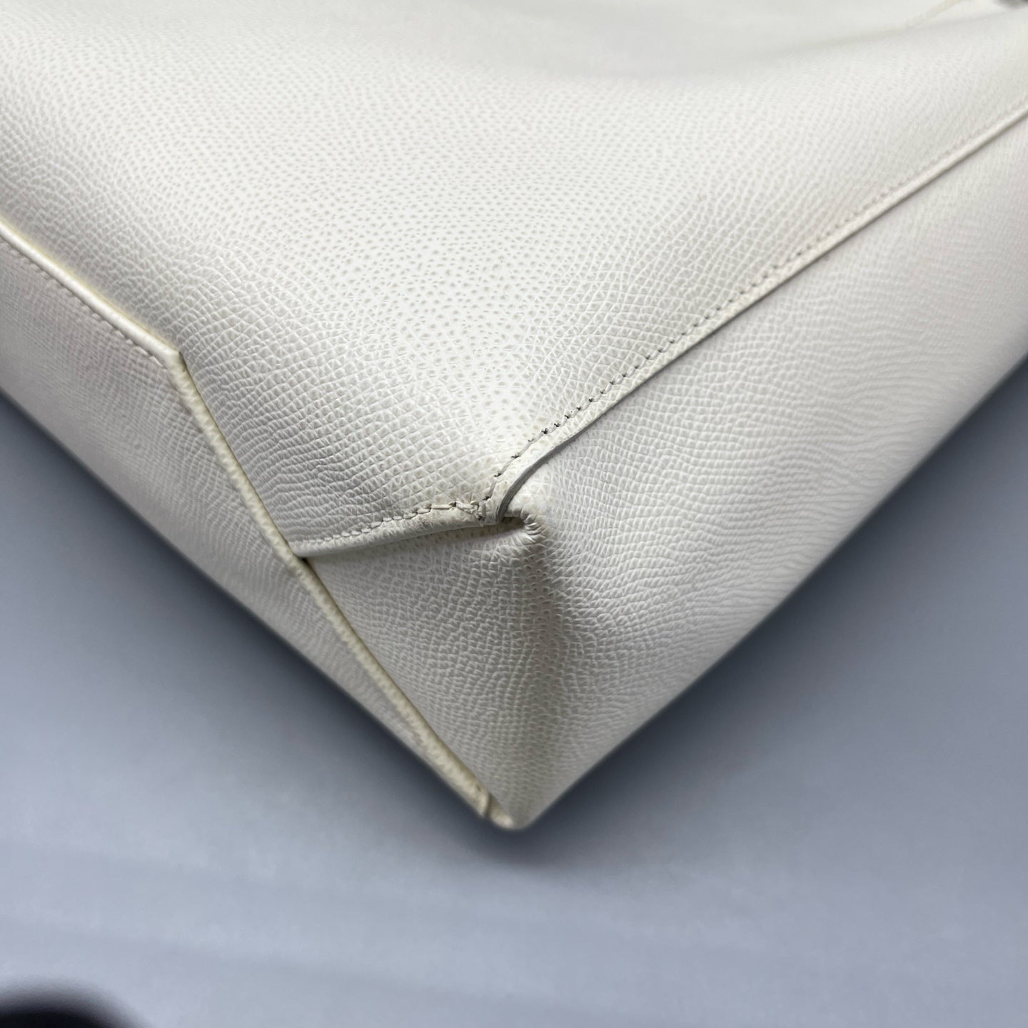 Celine - Cabas Vertical Tote Bag - Grained calfskin leather - White - (Medium)