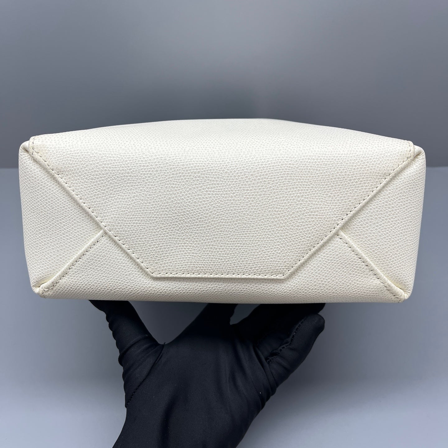 Celine - Cabas Vertical Tote Bag - Grained calfskin leather - White - (Medium)