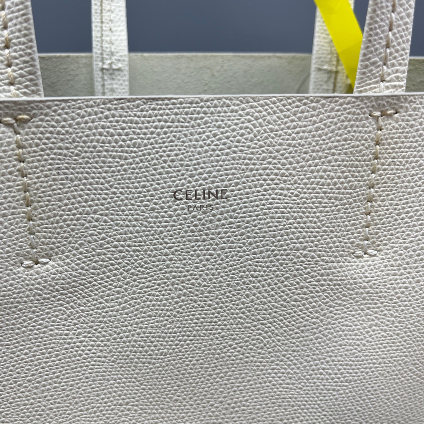 Celine - Cabas Vertical Tote Bag - Grained calfskin leather - White - (Medium)