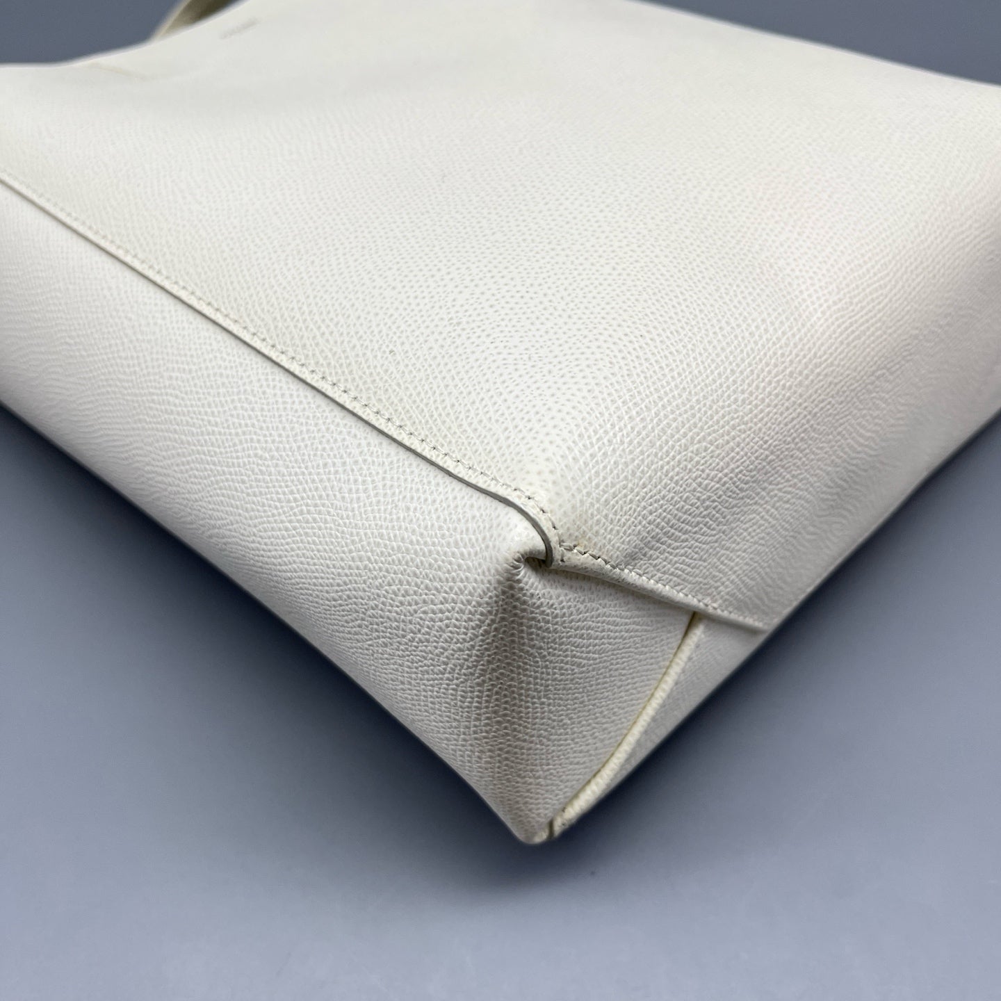 Celine - Cabas Vertical Tote Bag - Grained calfskin leather - White - (Medium)
