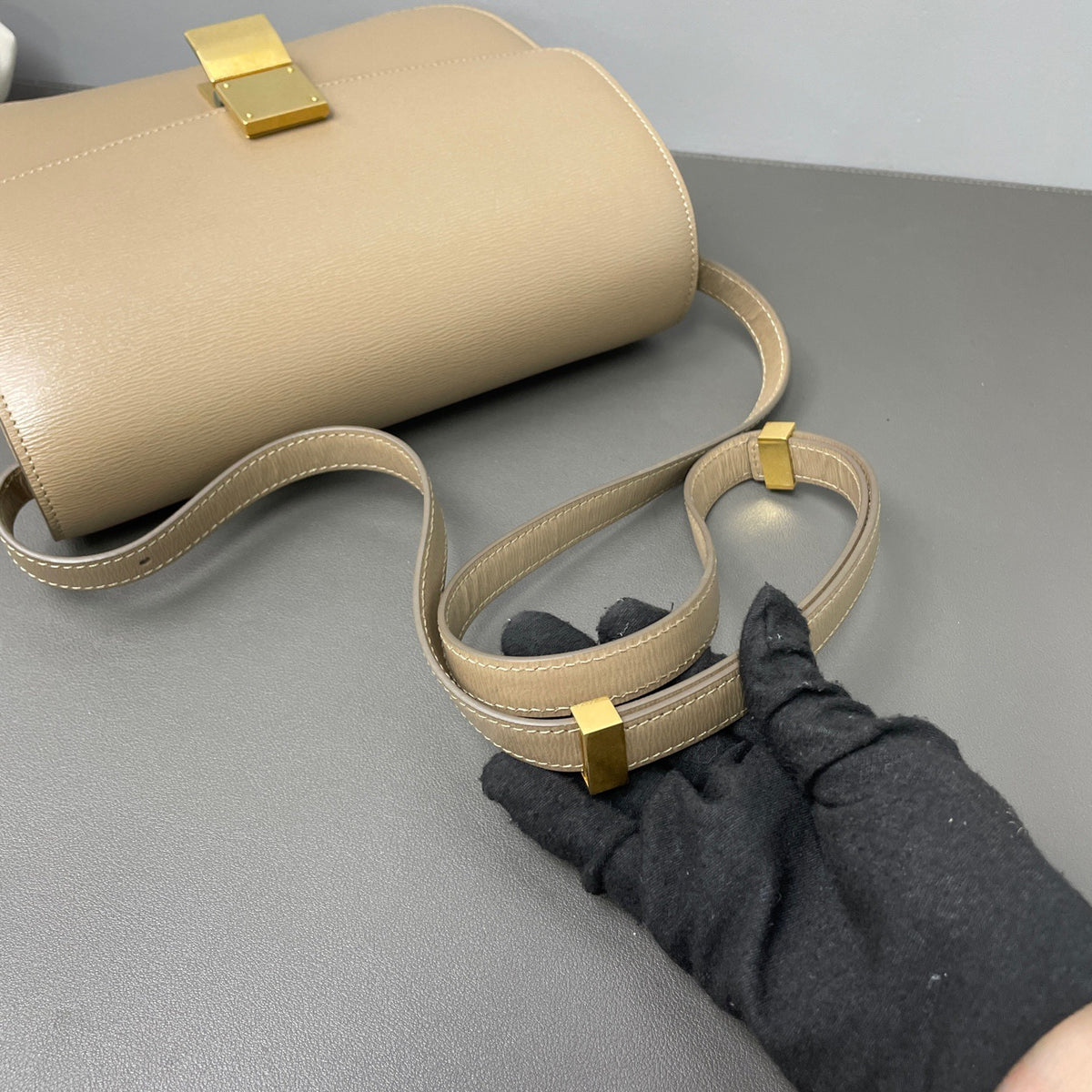 Celine - Classic Box Bag - Leather - Beige
