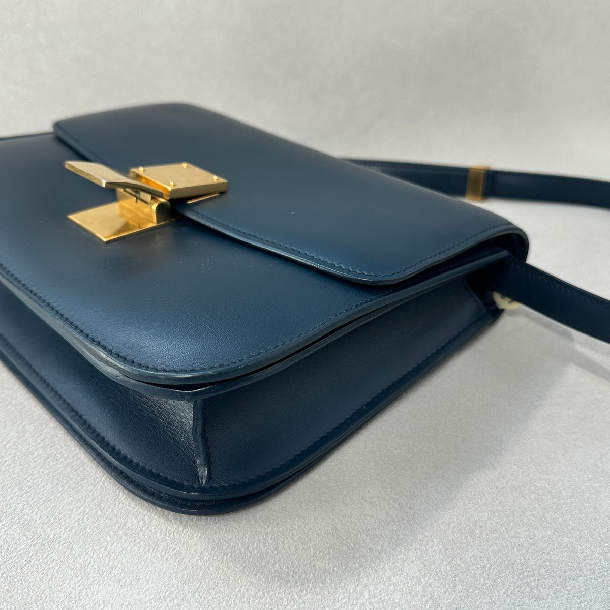 CELINE - Classic Box - Leather - Navy - (medium)