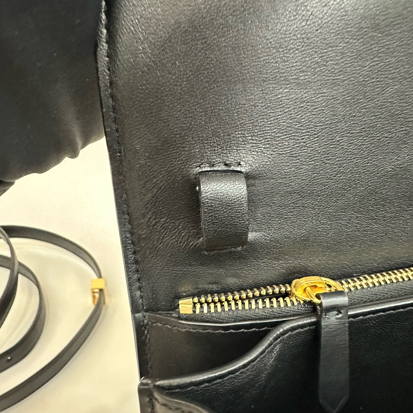 Celine - Classic Box - Smooth calfskin leather - Black - (medium)